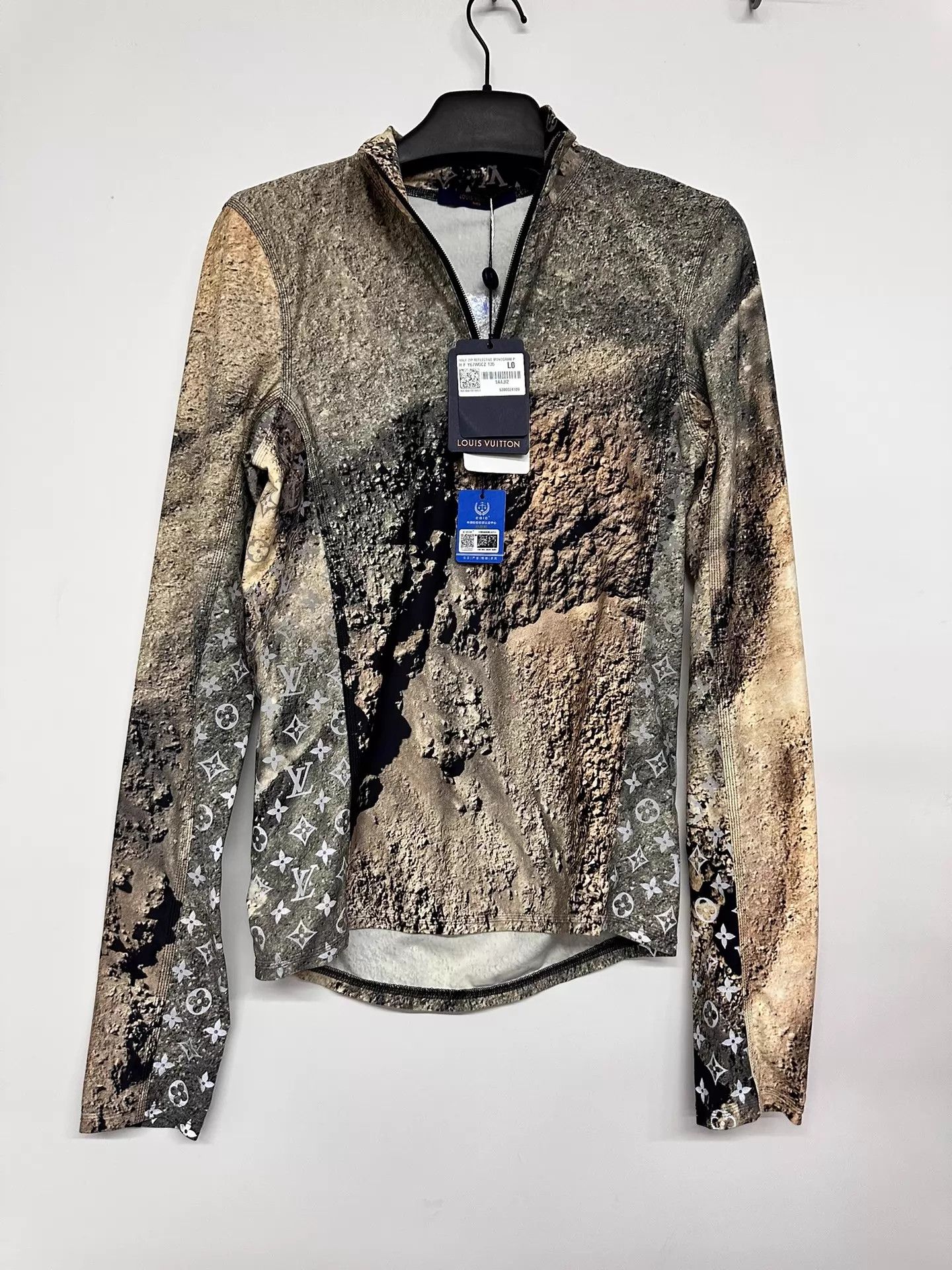 Louis Vuitton LV All Over Print Top L Size US L / EU 52-54 / 3 - 1 Thumbnail