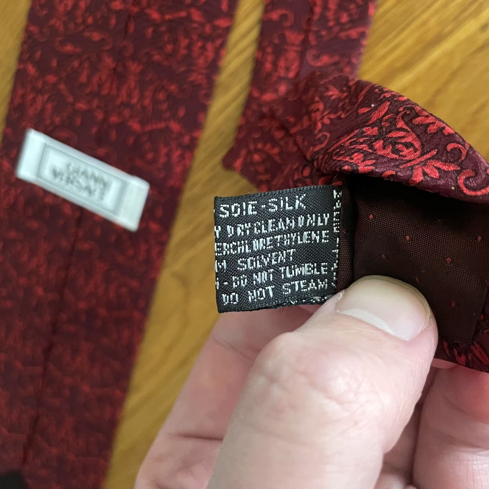 Versace VINTAGE Versace Tie Men One Size Red Silk Barocco Baroque Floral Vine Pattern 1990s Italy Size ONE SIZE - 6 Thumbnail