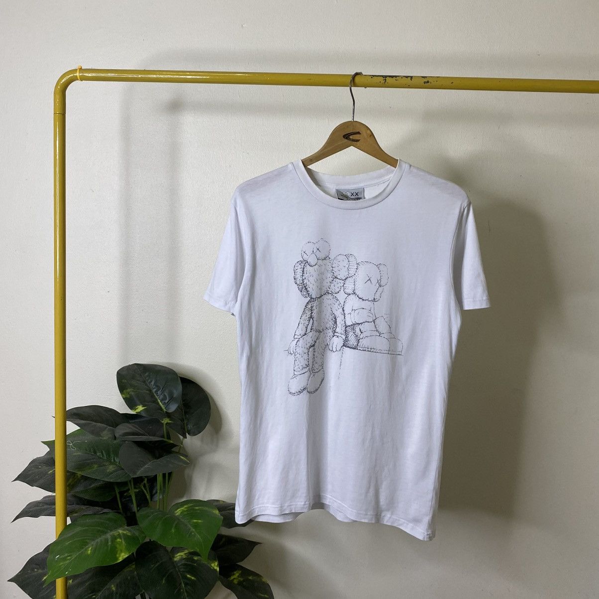 Kaws Seeing Watching x Kaws Collaboration T Shirt Size US M / EU 48-50 / 2 - 1 Thumbnail