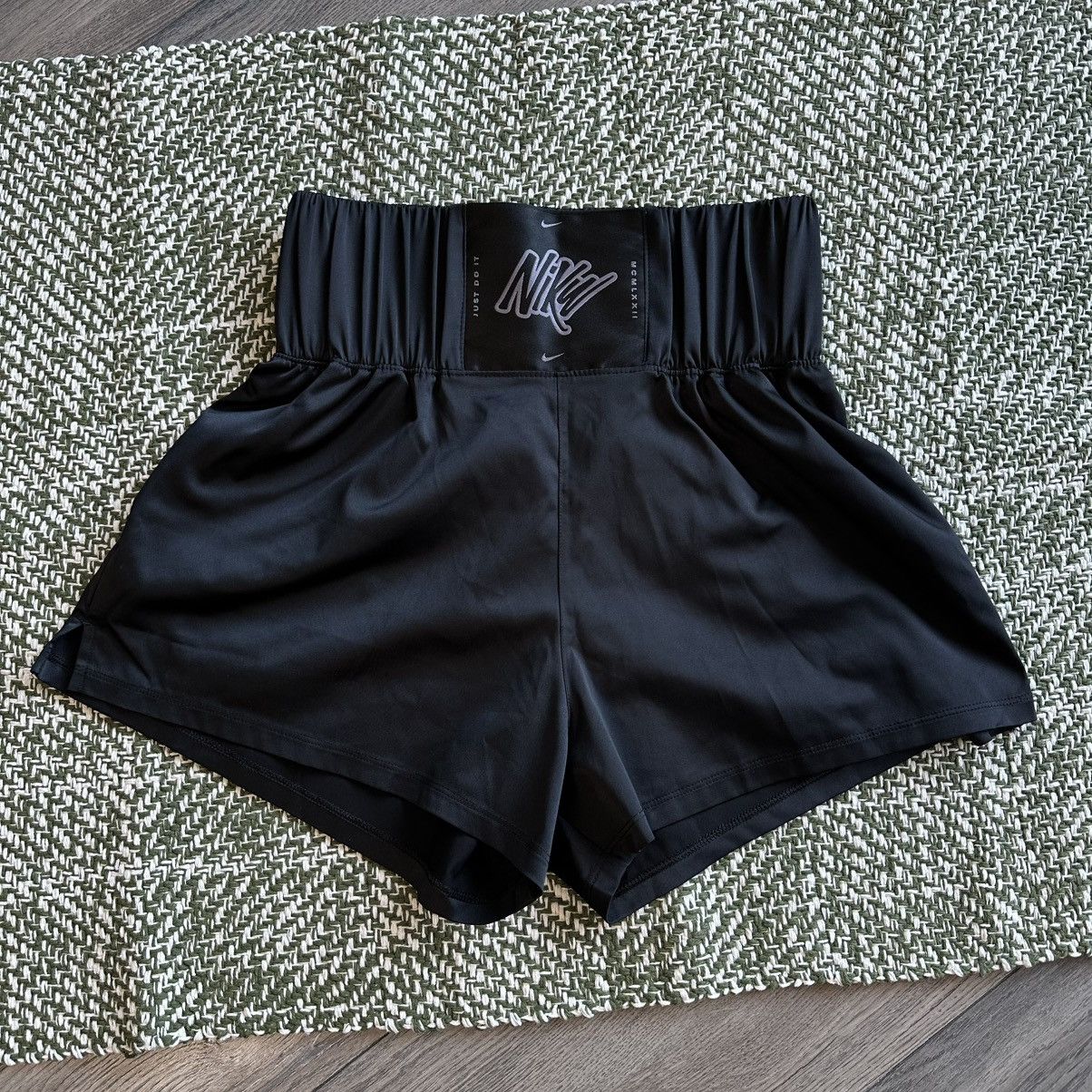 Nike Nike Women’s Dri-Fit Knockout Black Boxer Shorts Size 27" / US 4 / IT 40 - 1 Thumbnail