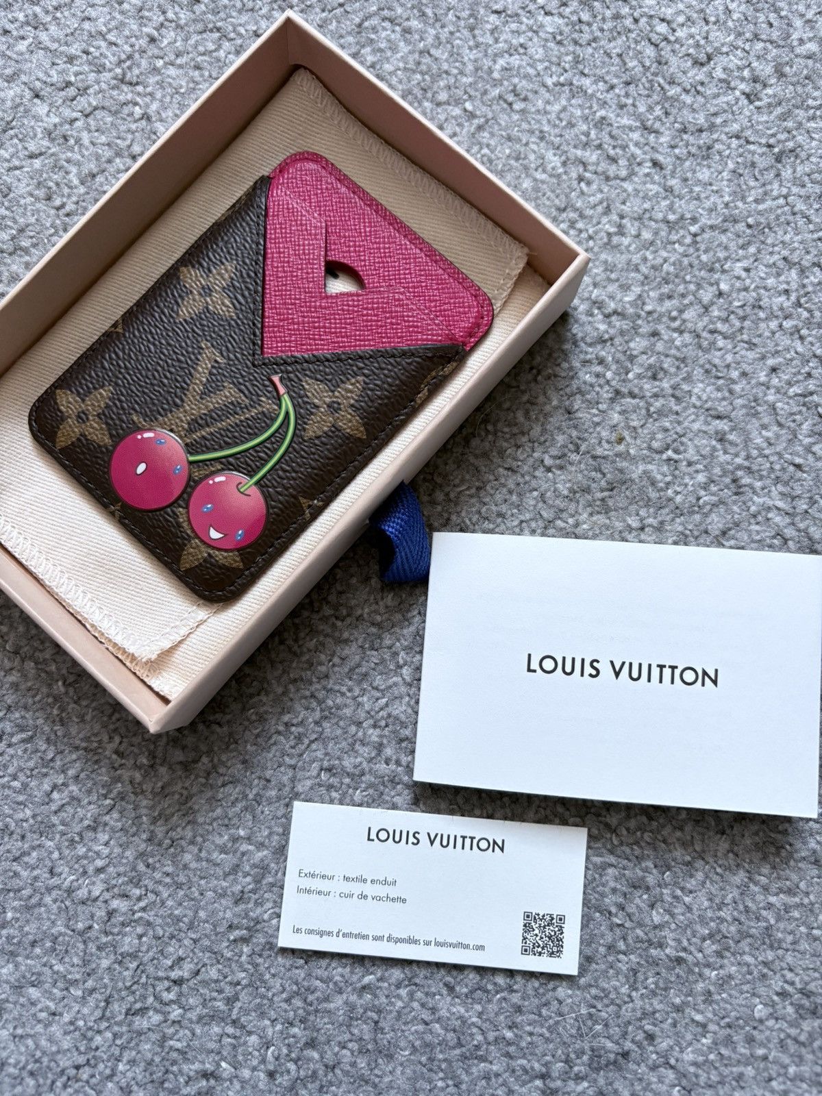 Louis Vuitton Louis Vuitton x Takashi Murakami Monogram Cherry Cardholder Size ONE SIZE - 6 Thumbnail