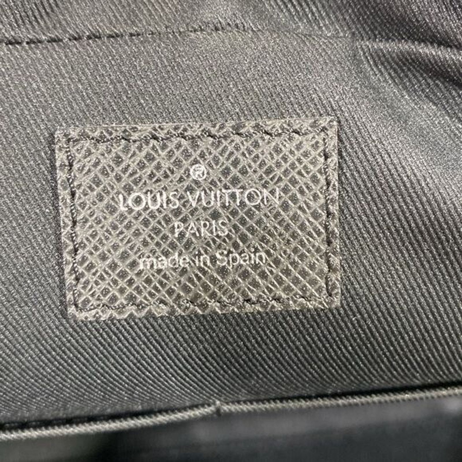 Louis Vuitton Louis Vuitton Taiga Messenger Bag Anton Ardoise Leather Luxe Size ONE SIZE - 13 Thumbnail