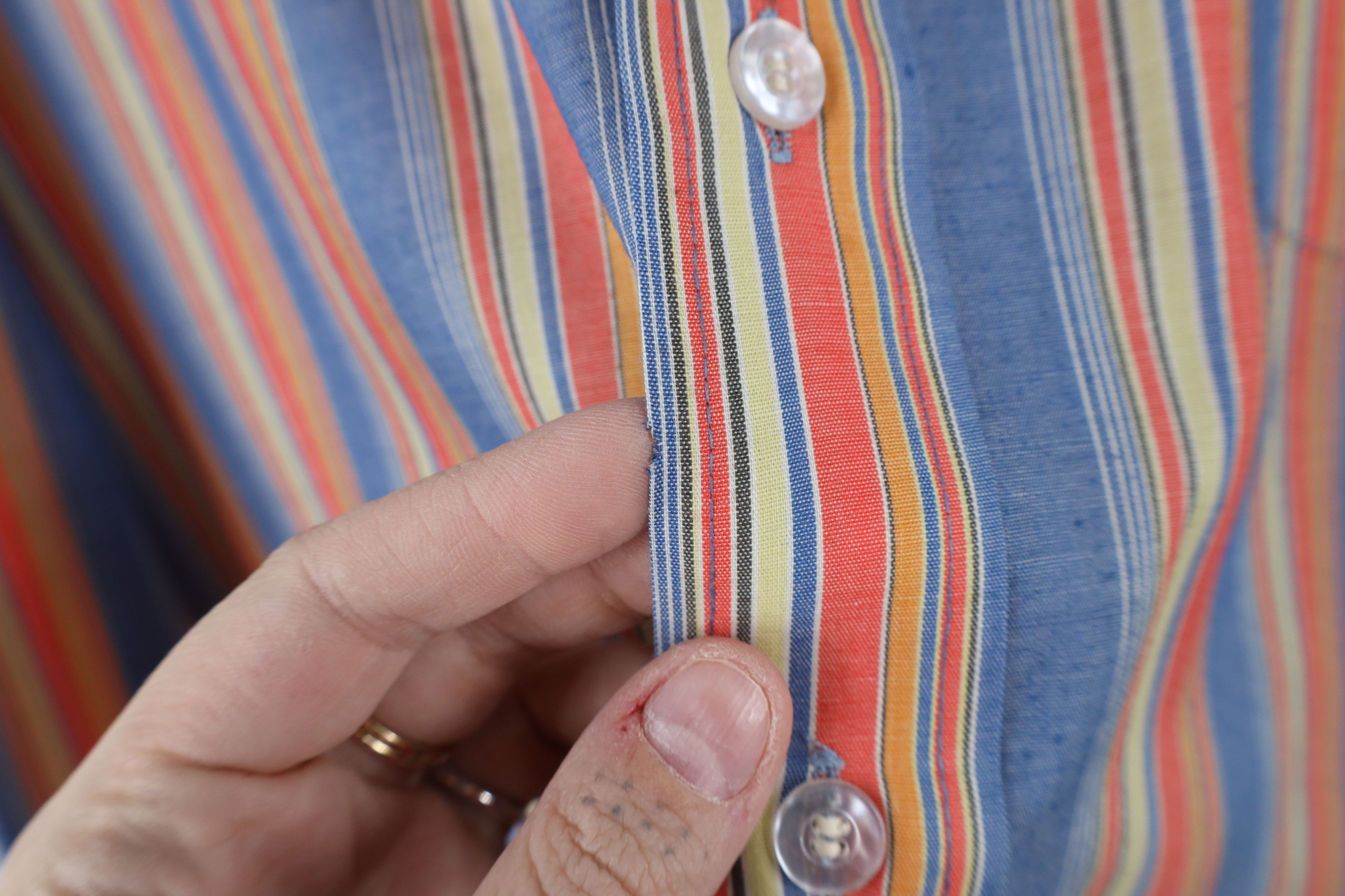 Vintage Vintage 70s Streetwear Rainbow Striped Button Shirt USA Size US M / EU 48-50 / 2 - 5 Thumbnail