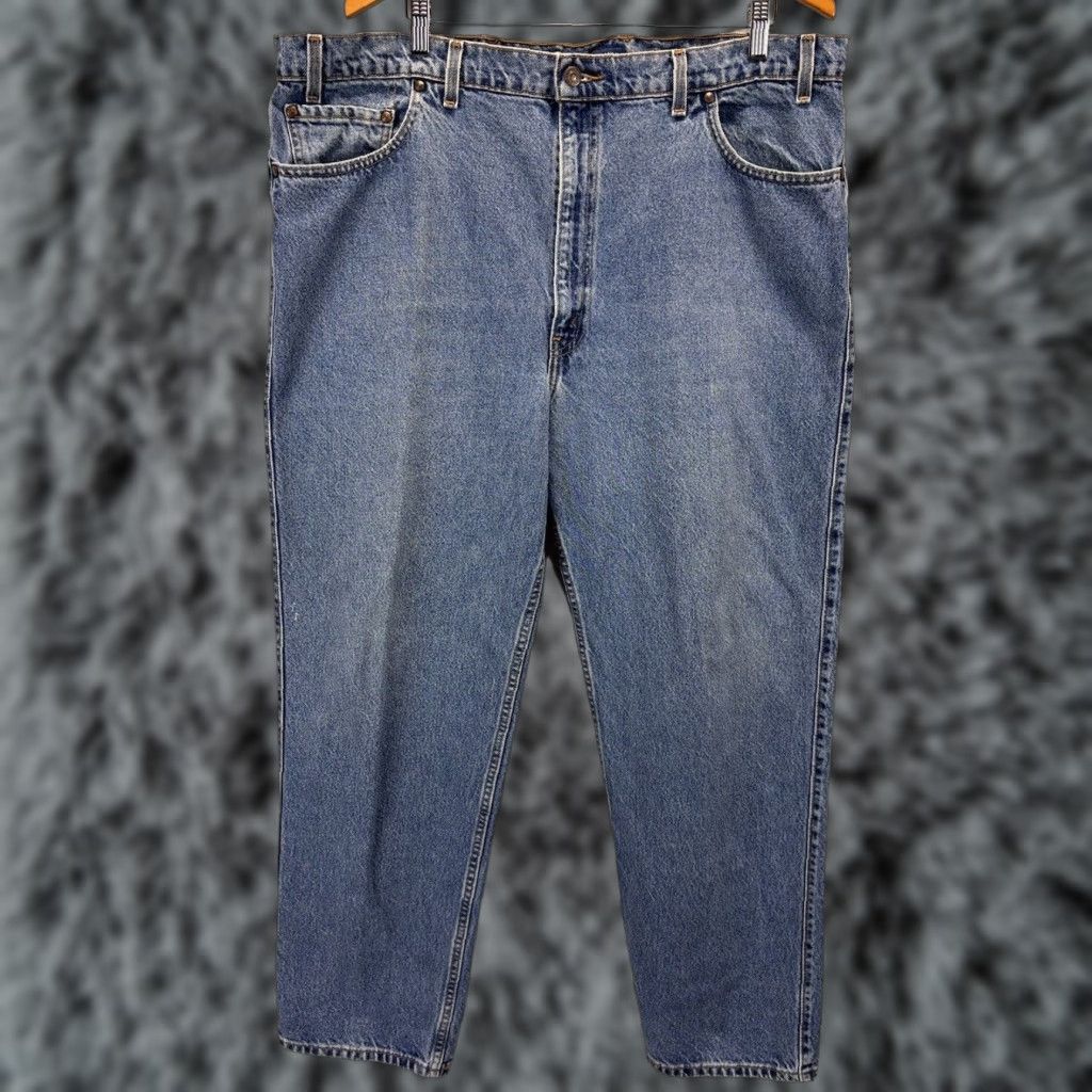 Levi's VINTAGE Levi's 540 Jeans Men 44x32 Regular Denim 90s Straight Relaxed Fit 1997 Size US 44 / EU 60 - 1 Thumbnail