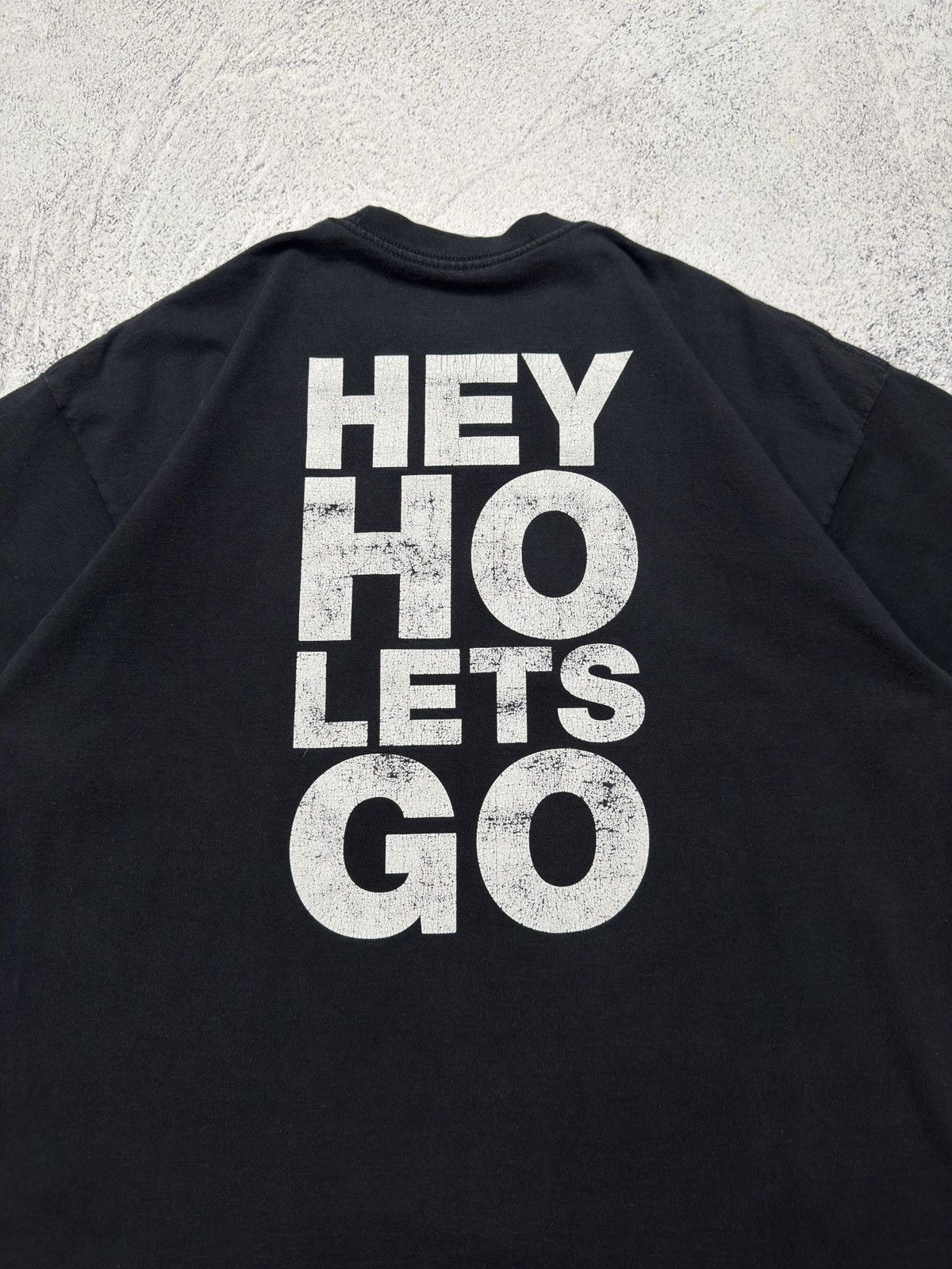 Band Tees 2006 Vintage Ramones Shirt Hey Ho Let's Go Vintage Band Tees Size US XL / EU 56 / 4 - 11 Thumbnail