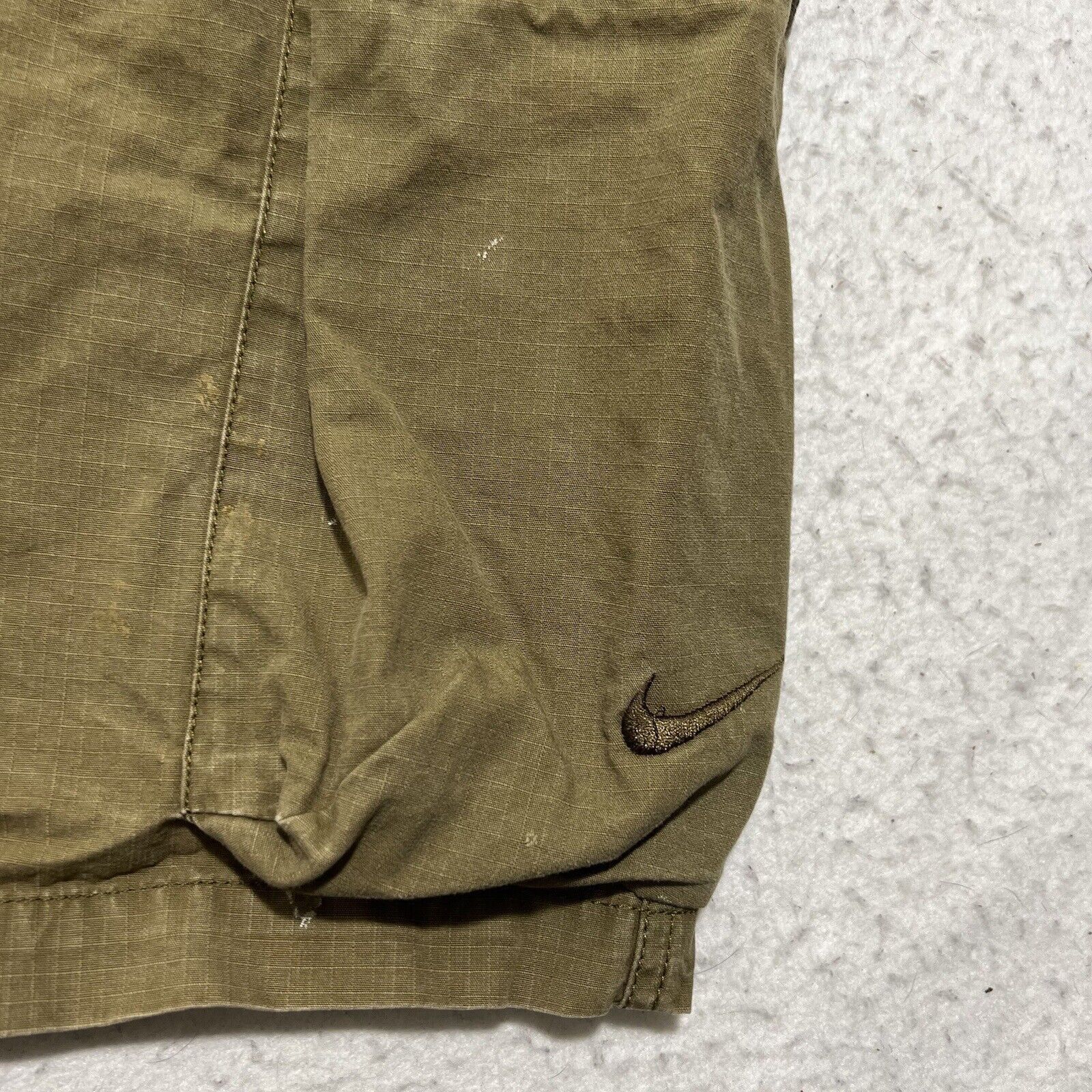 Nike Nike Men's 38 Cargo Pocket 10" Inseam Shorts Olive Green Size US 38 / EU 54 - 3 Thumbnail