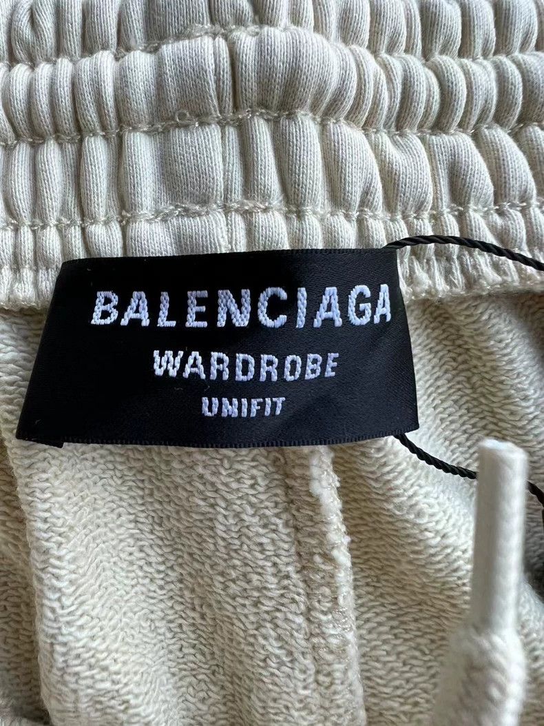 Balenciaga Balenciaga size S Solid Embroidered Coke Shorts Size US 27 - 3 Thumbnail