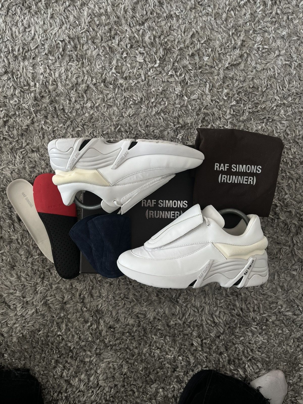 Raf Simons Raf Simons Runner White Antei Size US 7 / EU 40 - 2 Thumbnail