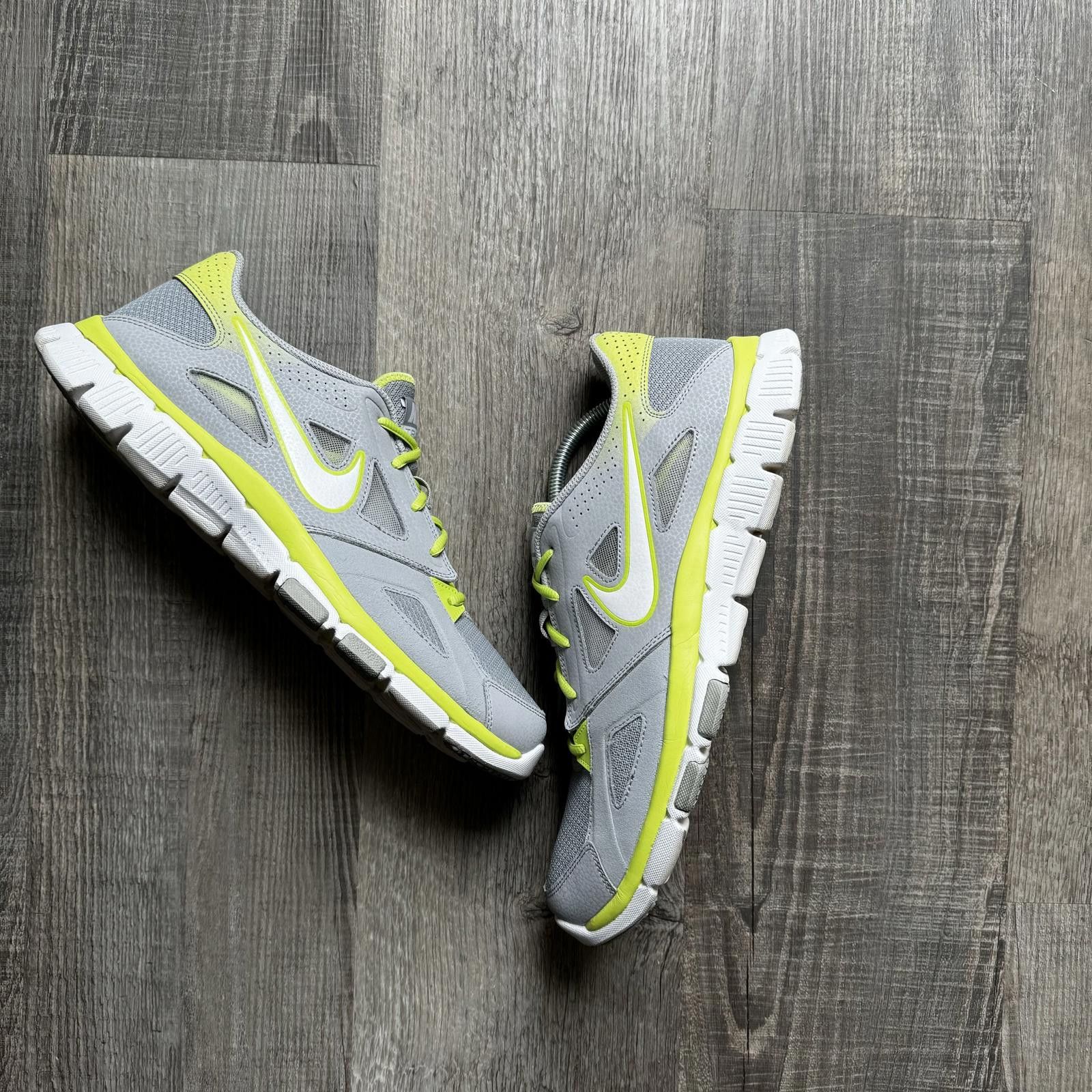 Nike NIKE • Flex Supreme TR 2 (12M) Size US 12 / EU 45 - 9 Thumbnail