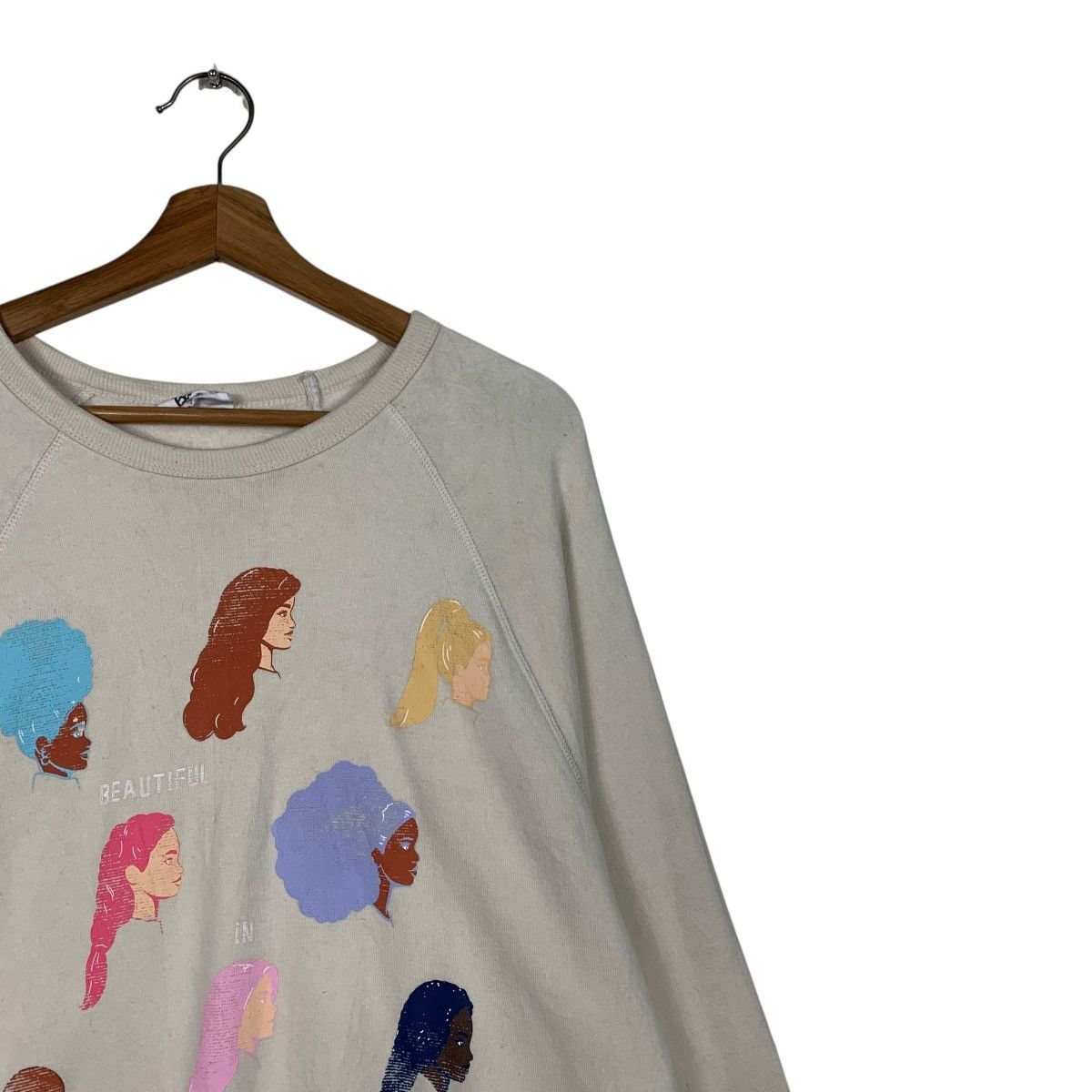 Other BARBIE Hair Style Graphic Crewneck Sweatshirt #3629-C166 Size XL / US 12-14 / IT 48-50 - 4 Thumbnail