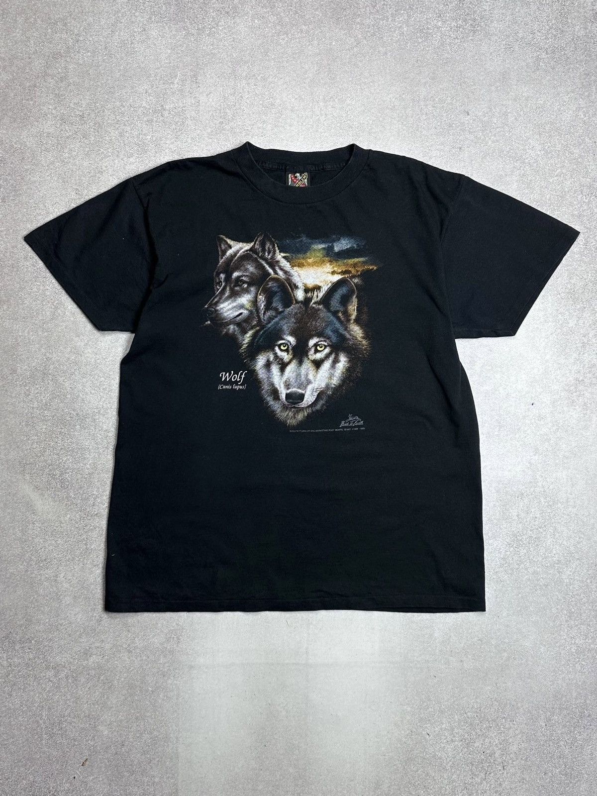 Vintage 1992 3D Emblem Wolf Graphic T-shirt XL