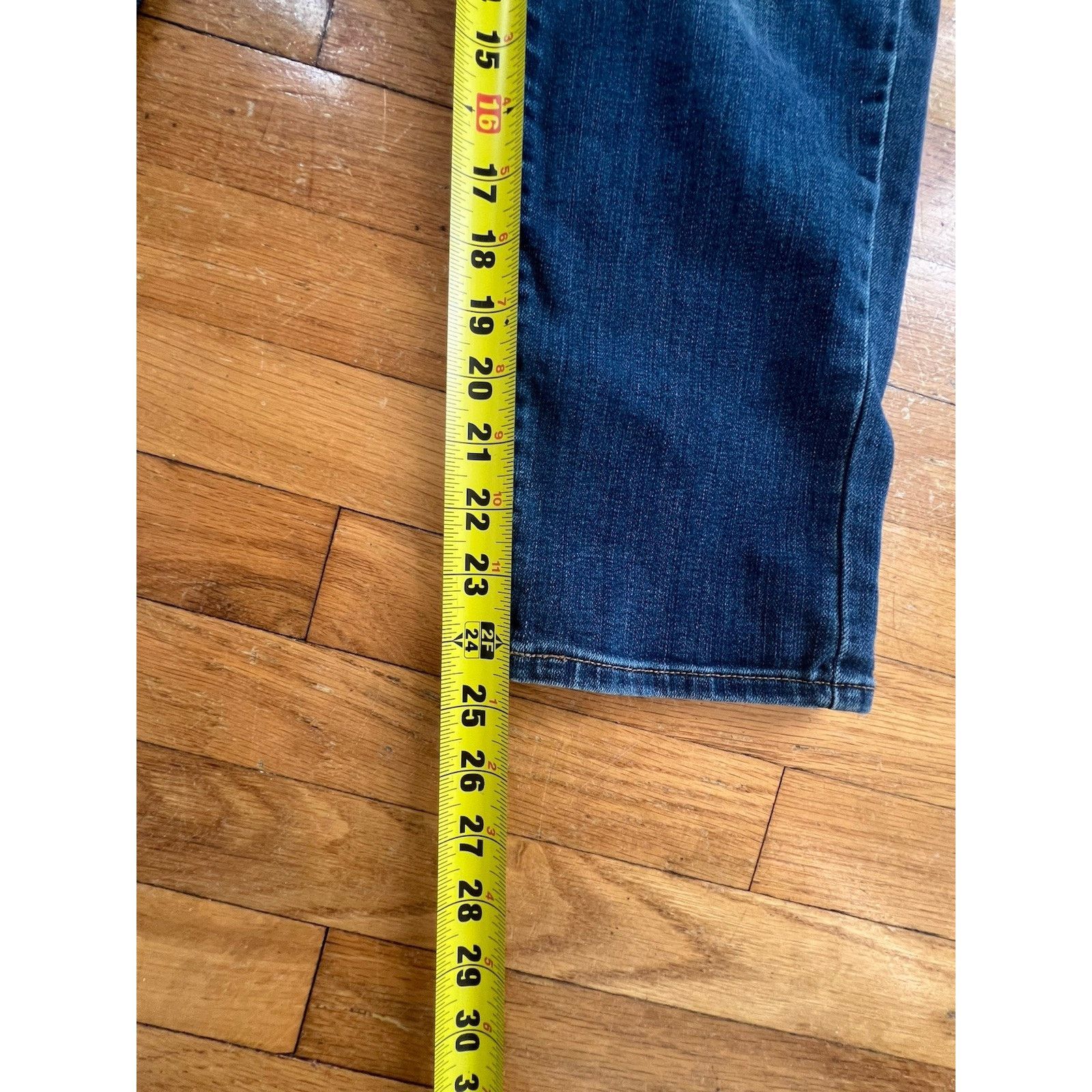 Levi's Levis Slim Jeans Boyfriend Straight Women Size 27 A000834 Size US 27 - 7 Thumbnail