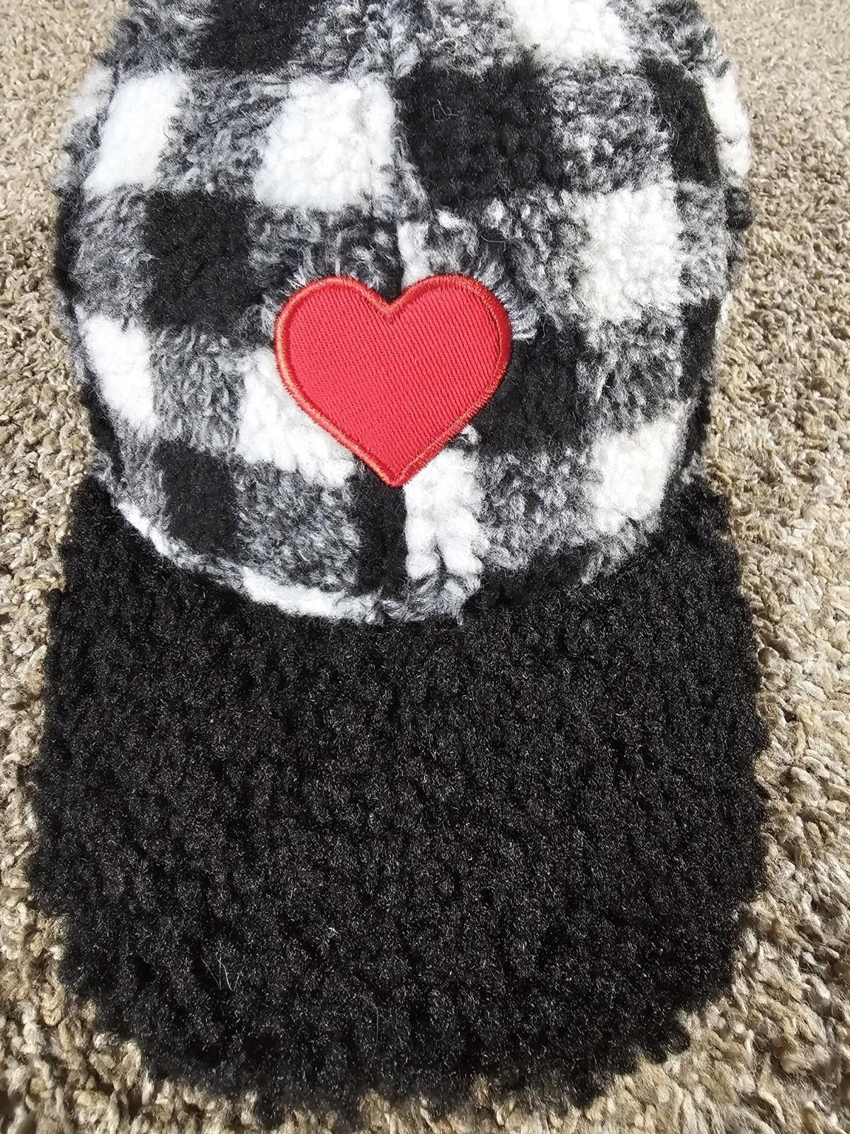 Calibrate VALENTINE'S DAY SHERPA BASEBALL HAT WHITE/BLACK PLAID HEART Size ONE SIZE - 2 Thumbnail