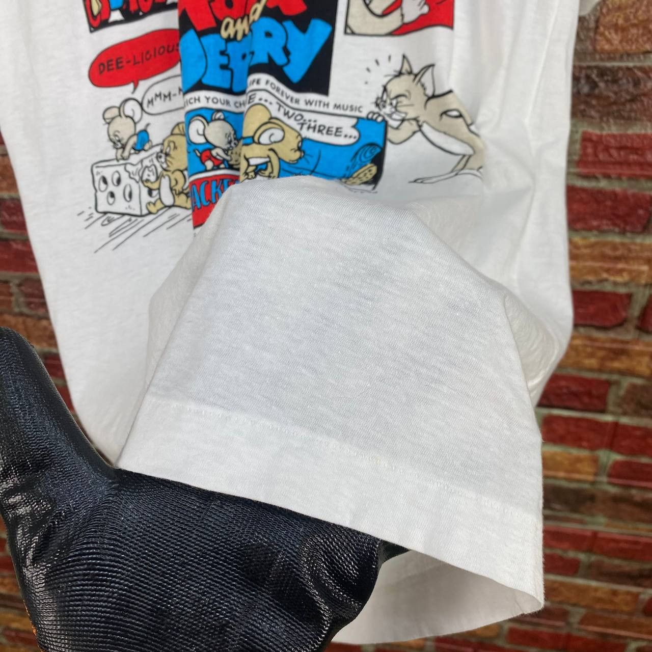 Vintage Vintage 1988 Tom & Jerry Paperthin Comic Strip Graphic Size US M / EU 48-50 / 2 - 7 Thumbnail