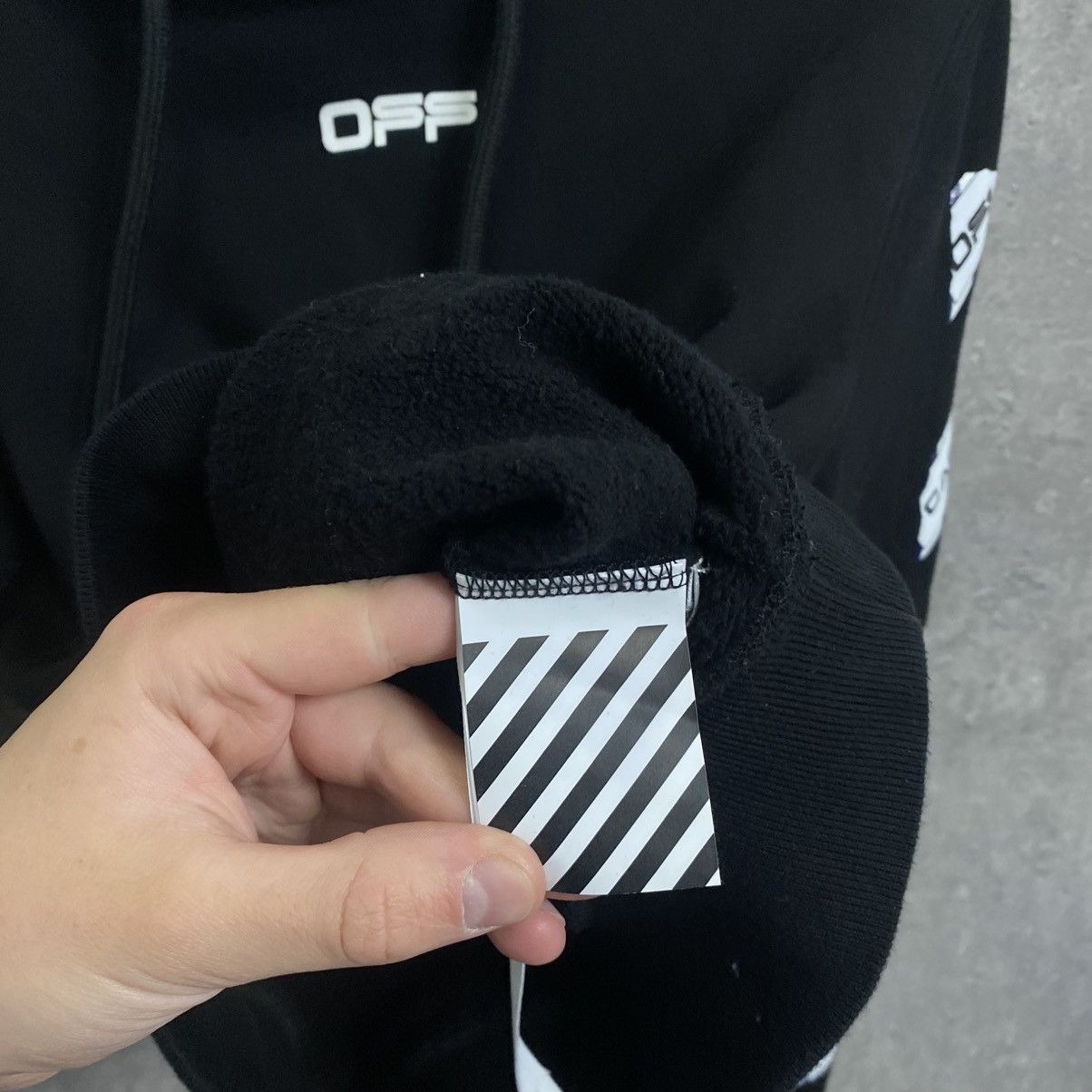 Off-White OFF-WHITE SS20 Airport Tape Arrow Hoodie Big Logo Size US XS / EU 42 / 0 - 14 Thumbnail