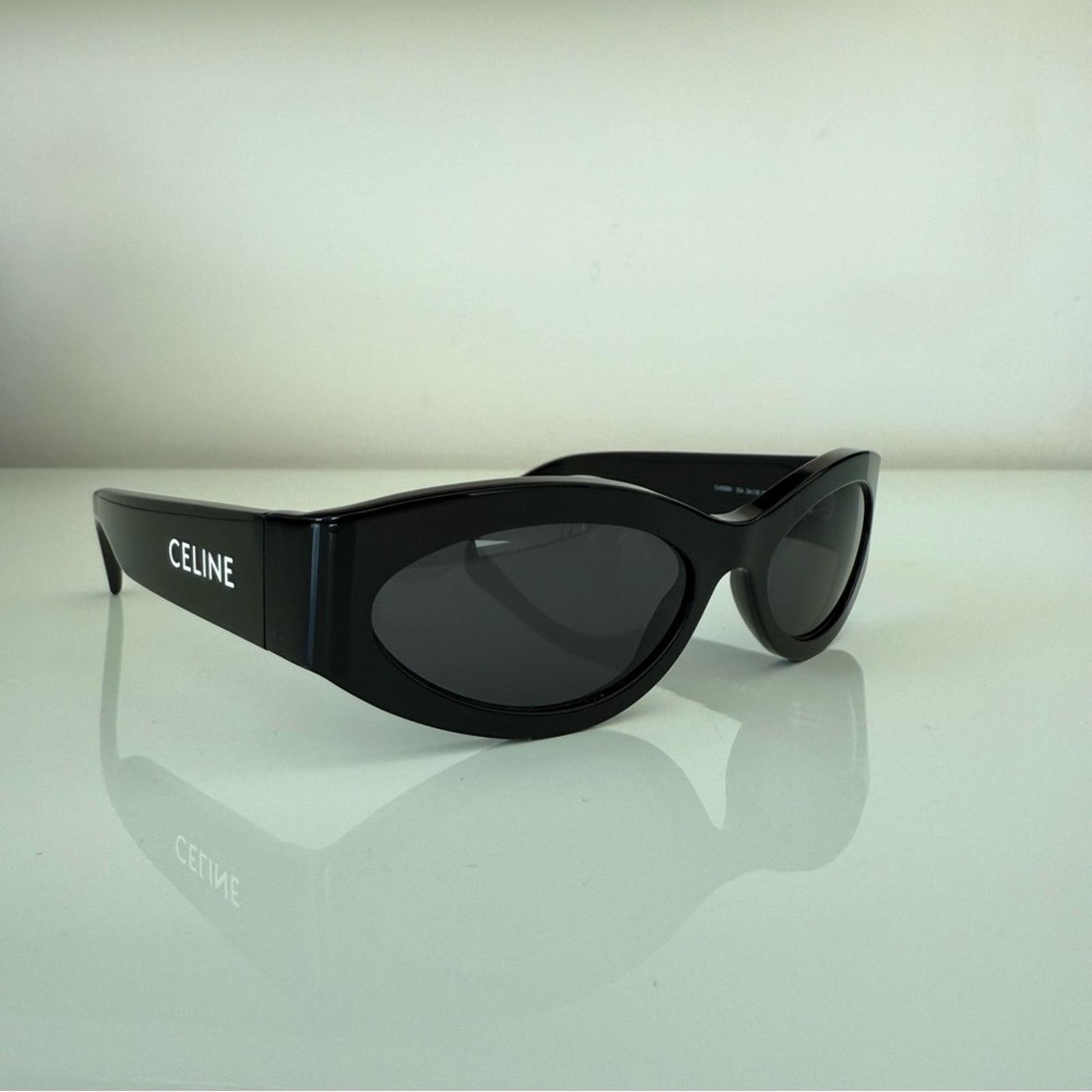 Celine NEW!!! Celine Sunglasses CL40288I 01A Authentic Retail 585$ Size ONE SIZE - 2 Thumbnail