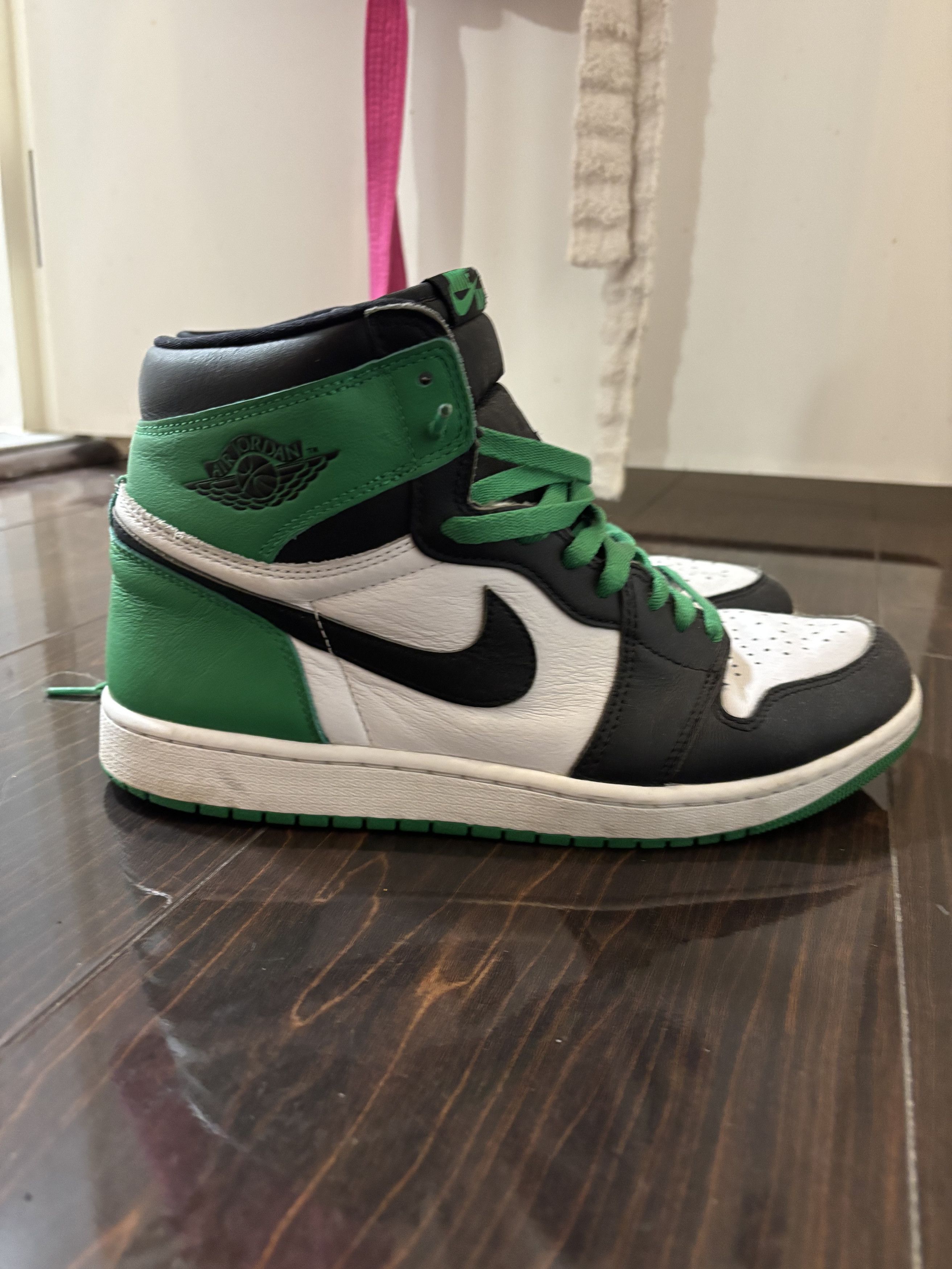 Nike Jordan 1 Lucky Green Size US 12 / EU 45 - 1 Thumbnail