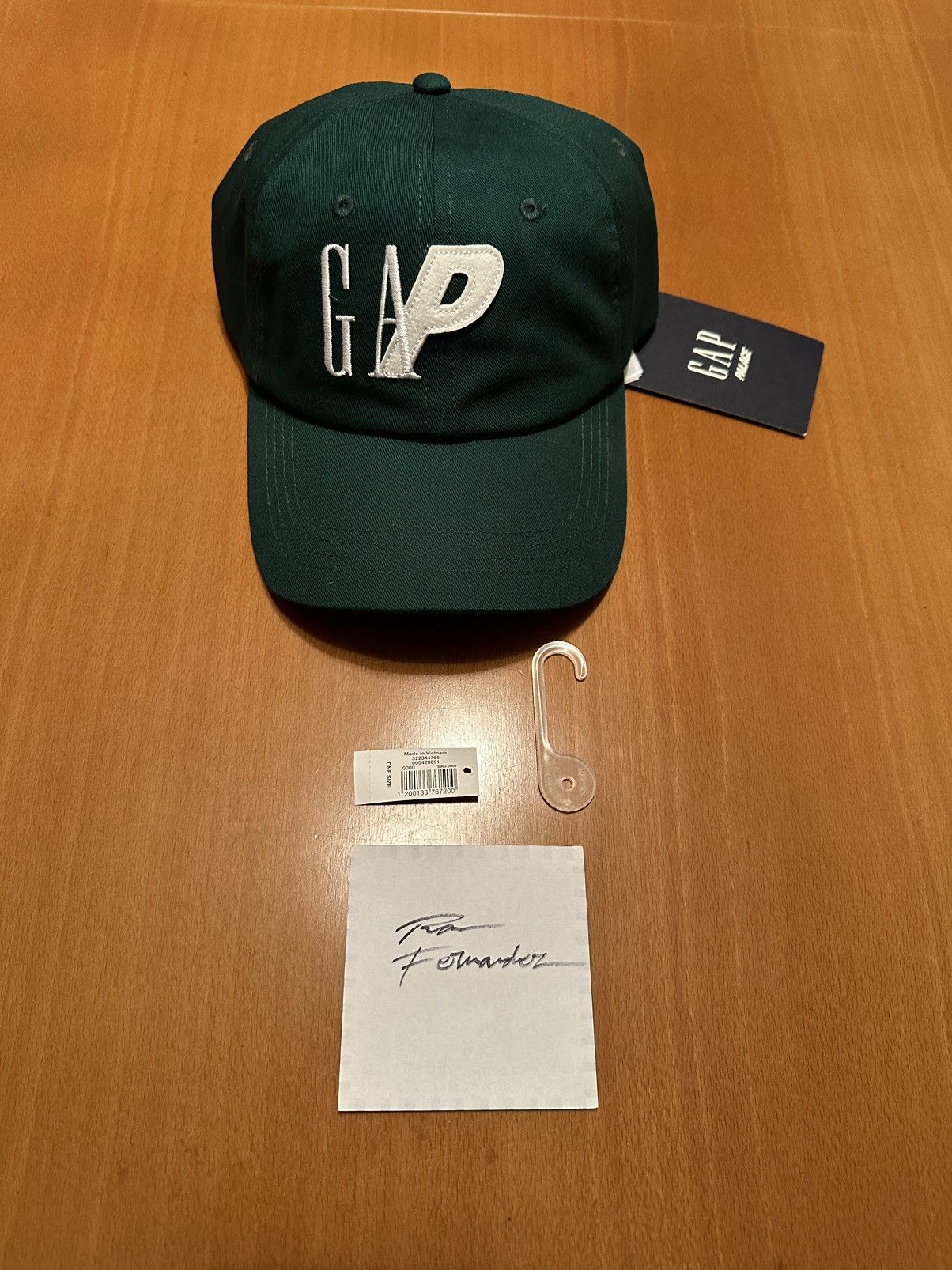 image of Gap 6 Panel Rain Forest Green in Dark Green, Men's