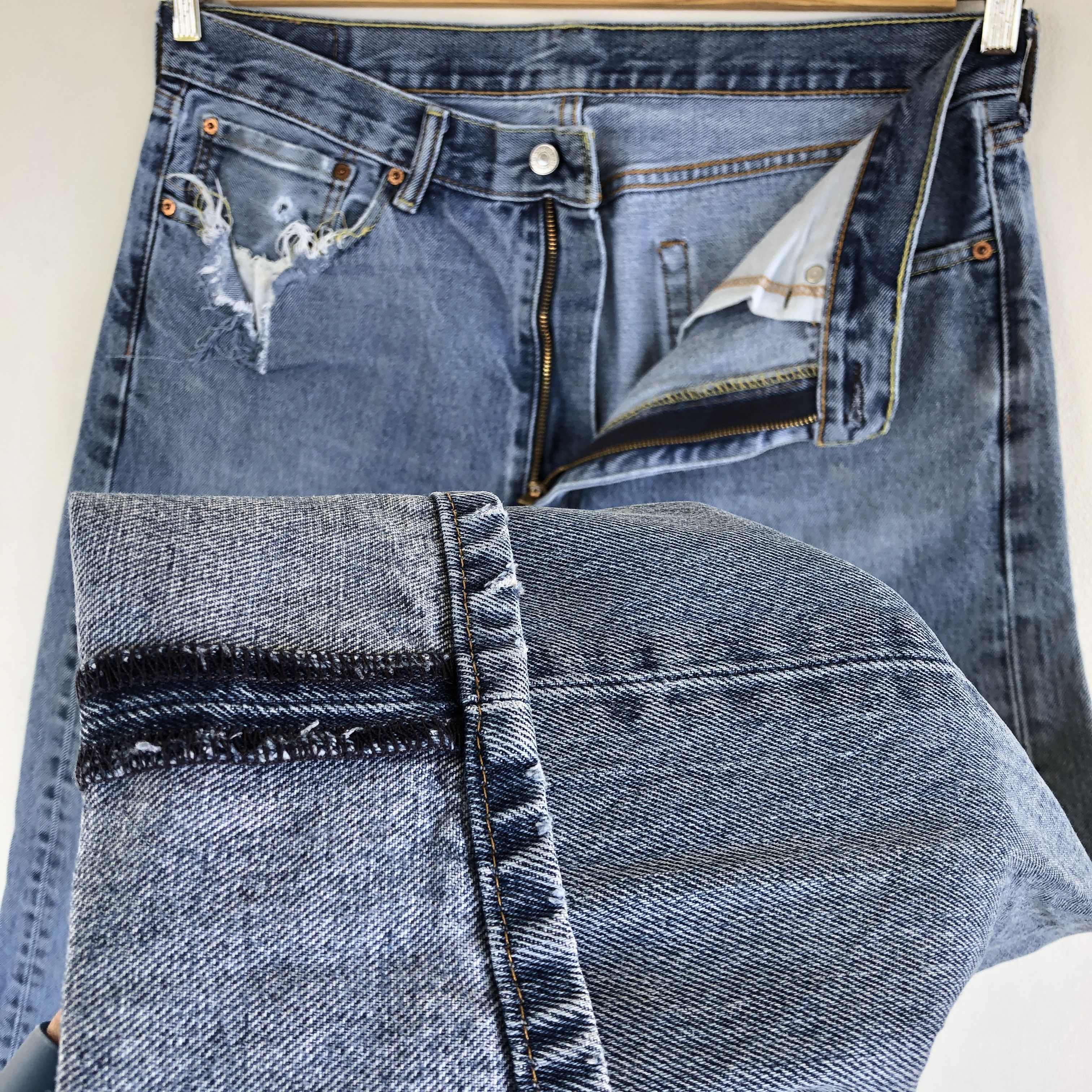 Levi's Vintage Levis Distressed Jeans Levi's 505 Light Wash Denim Size US 36 / EU 52 - 8 Thumbnail