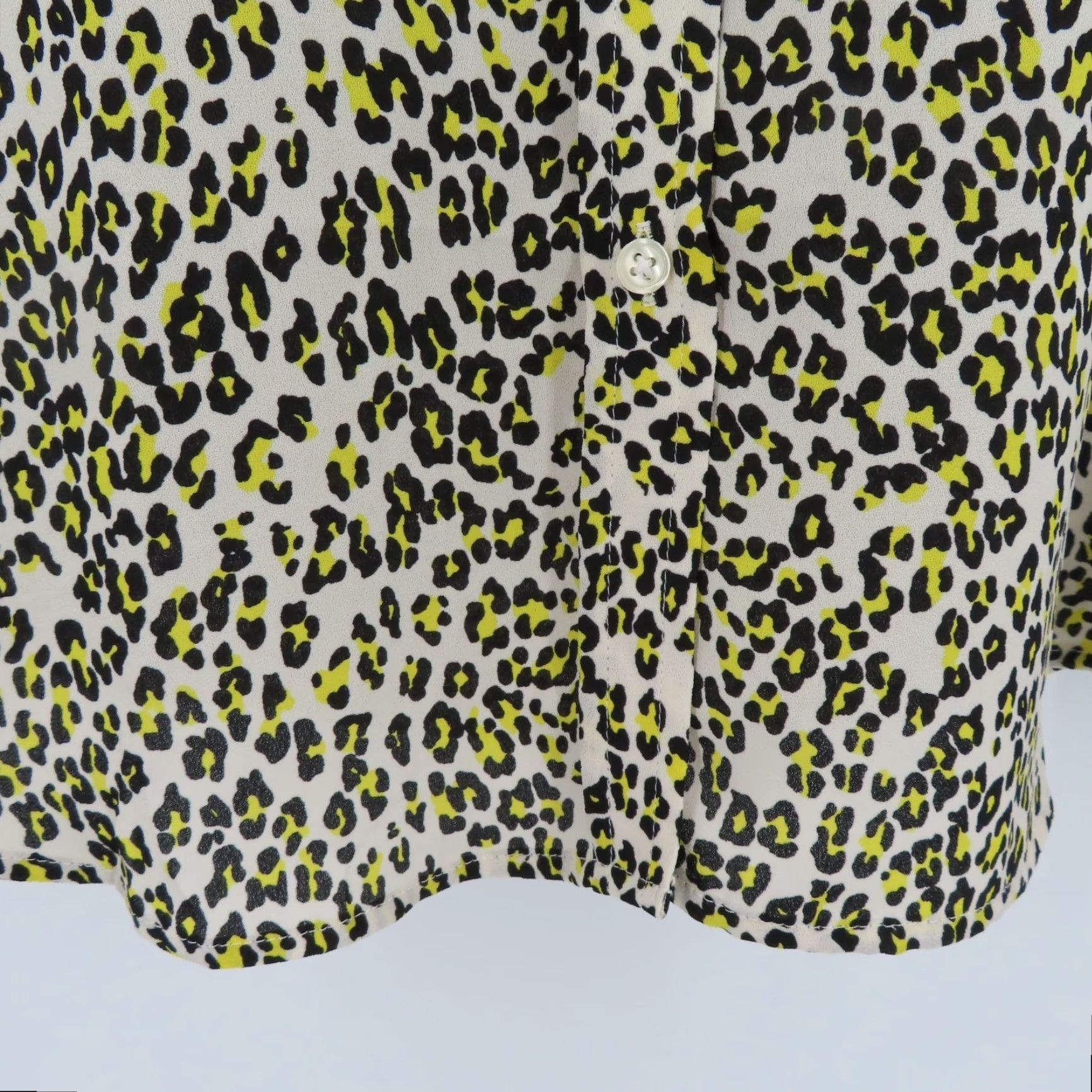 Banana Republic Banana Republic Blouse Womens M Dillon Classic Fit Button Front Collared Long Sleeve Yellow Animal Print Size M / US 6-8 / IT 42-44 - 4 Thumbnail