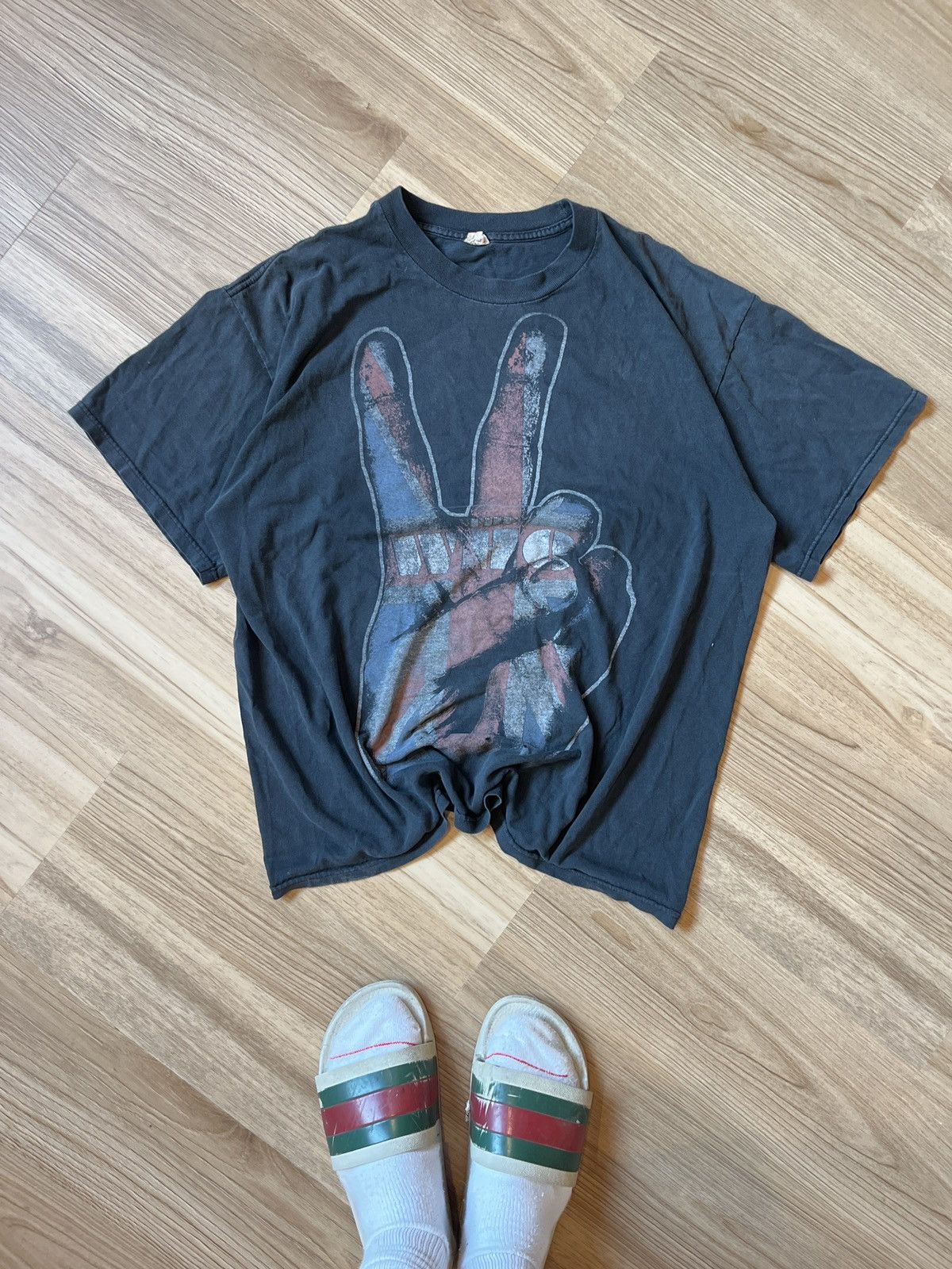 Band Tees Vintage The Who peace sign tee 90s 00s rare y2k band tee Size US XL / EU 56 / 4 - 1 Thumbnail