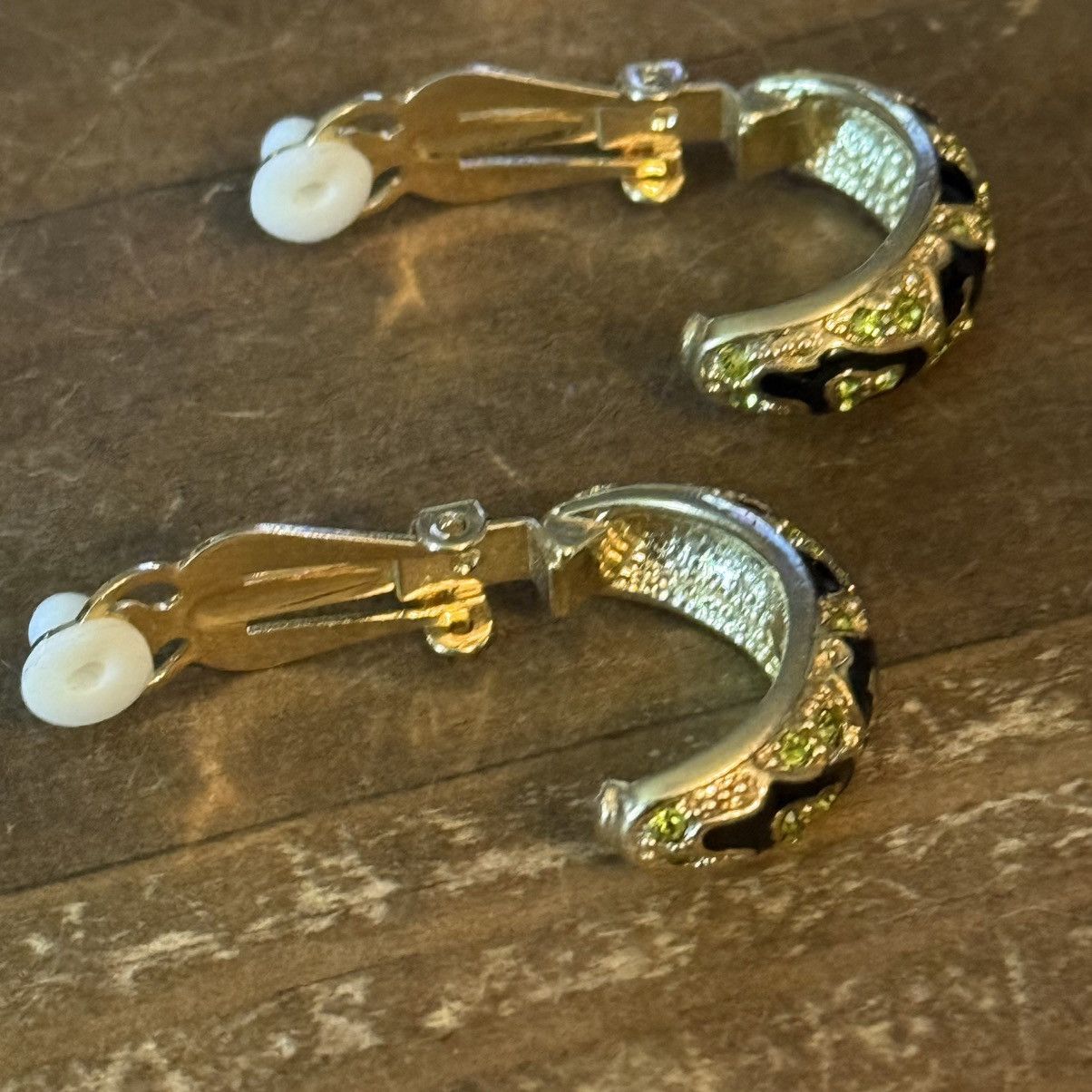 Vintage Vintage gold tone crystal leopard print clip on hoop earring Size ONE SIZE - 4 Thumbnail