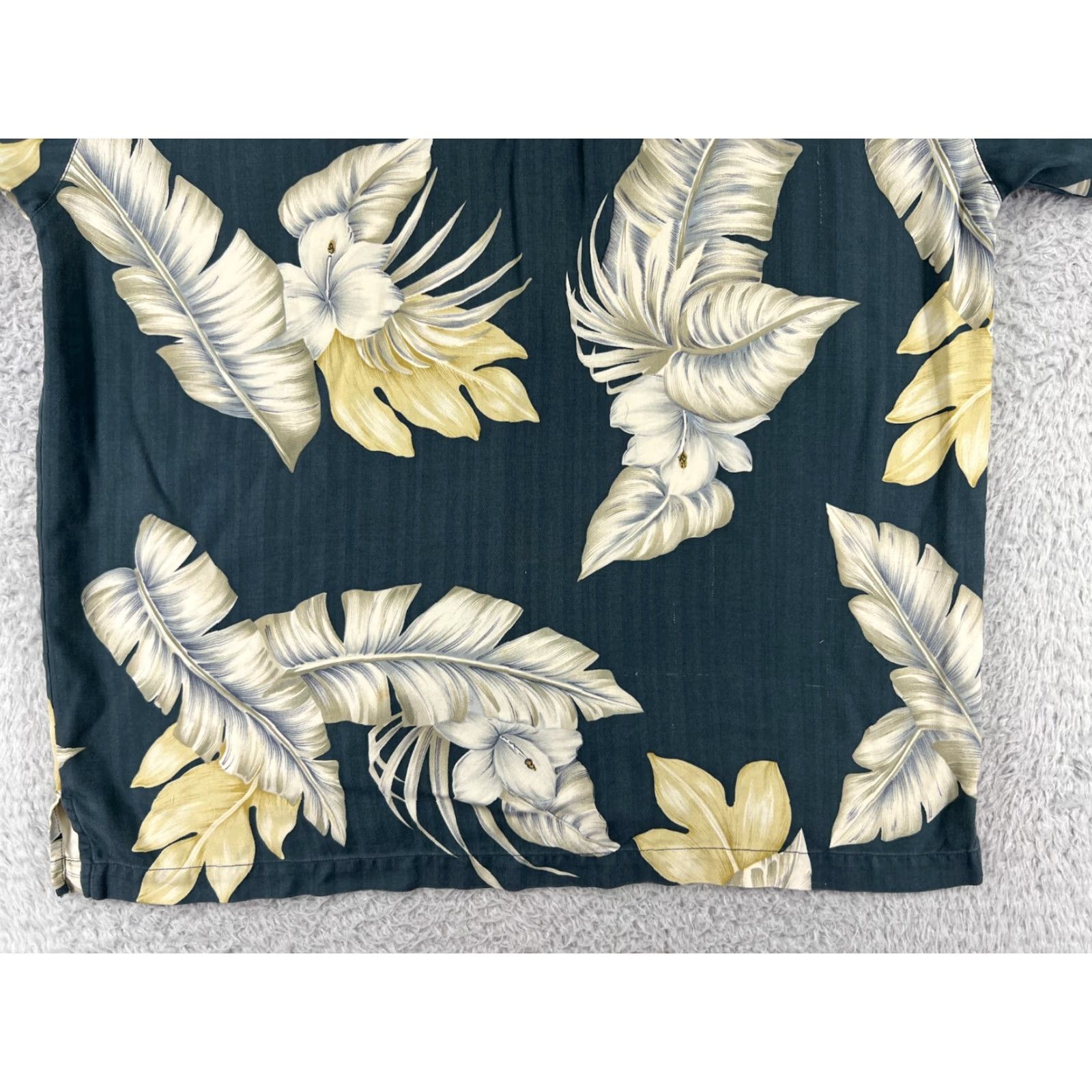 Tommy Bahama Tommy Bahama Shirt Men Large Gray Palm Floral Print Hawaiian Button Up 100% Silk Size US L / EU 52-54 / 3 - 7 Thumbnail