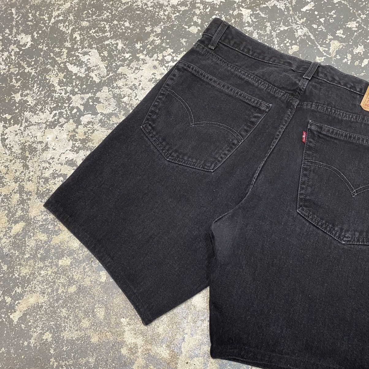 Levi's × Vintage Vintage Levi’s 505 Black Denim Jean Shorts Jorts 90s Size US 37 - 12 Thumbnail