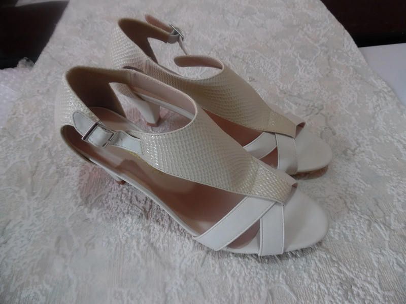 Designer Kaleidoscope women's cream shoes size 8 UK Size US 8.5 / IT 38.5 - 9 Thumbnail