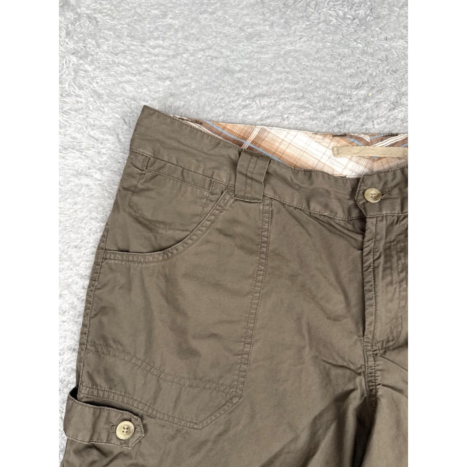 Vintage Columbia Shorts Womens 12 Green Poplin Hiking 6 Inseam Zip Fly Pockets Outdoor Size 34" / US 12 / IT 48 - 4 Thumbnail