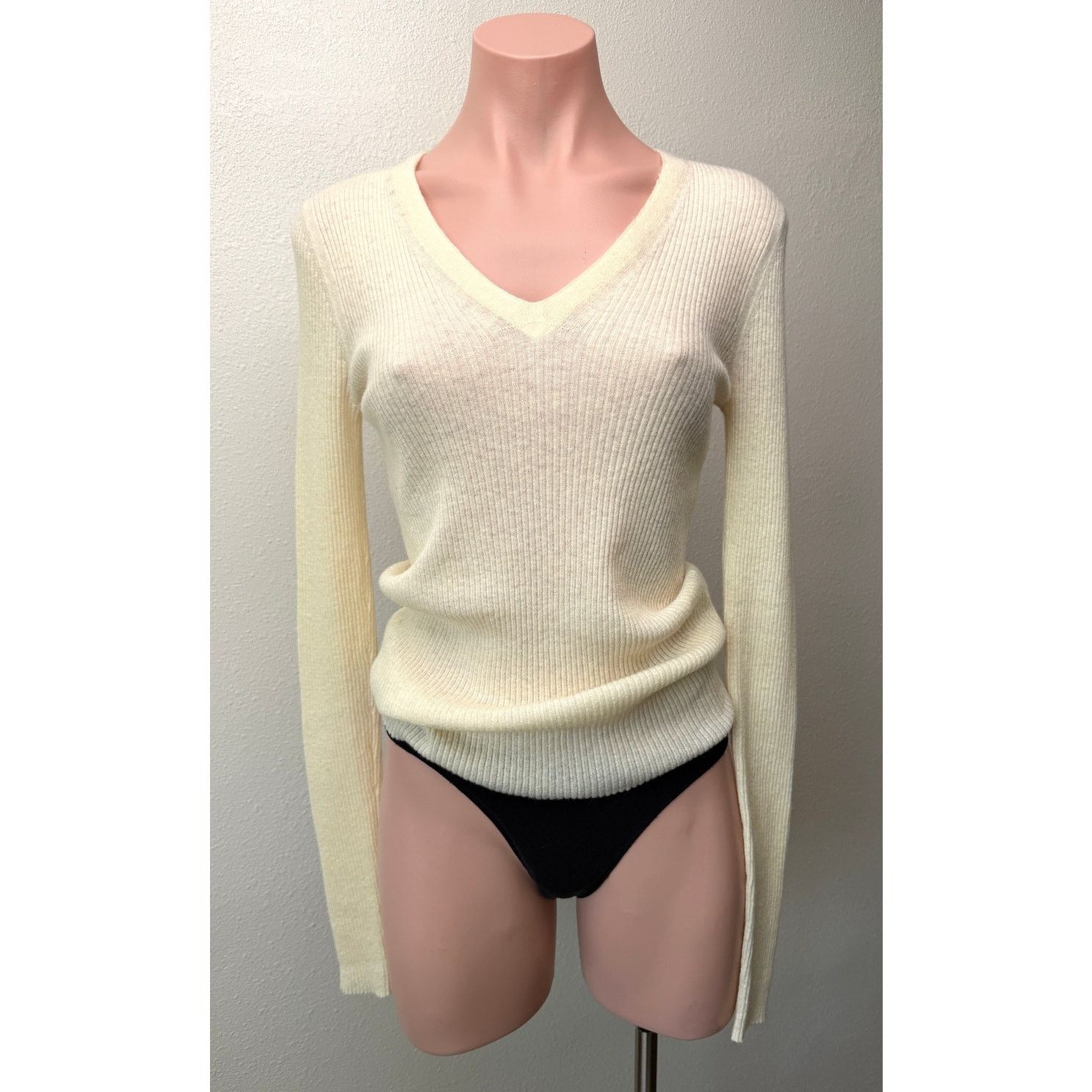 Rag & Bone Rag & Bone Ribbed V Neck Sweater Women US S Cream Size S / US 4 / IT 40 - 1 Thumbnail