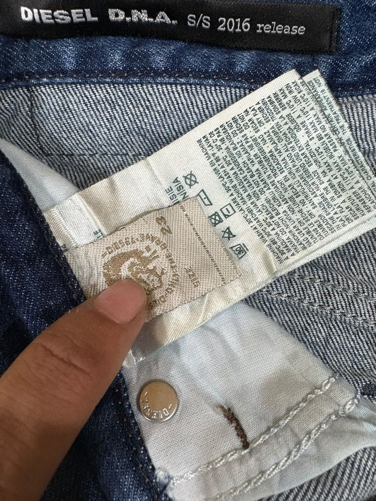 Diesel Vintage Diesel Kameron Blue Wash Distressed Jeans Size 26" / US 2 / IT 38 - 10 Thumbnail