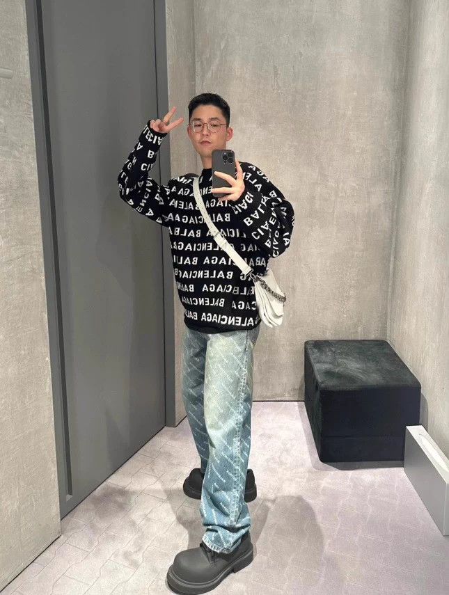 Balenciaga Balenciaga Knitted Sweater Size US S / EU 44-46 / 1 - 8 Thumbnail