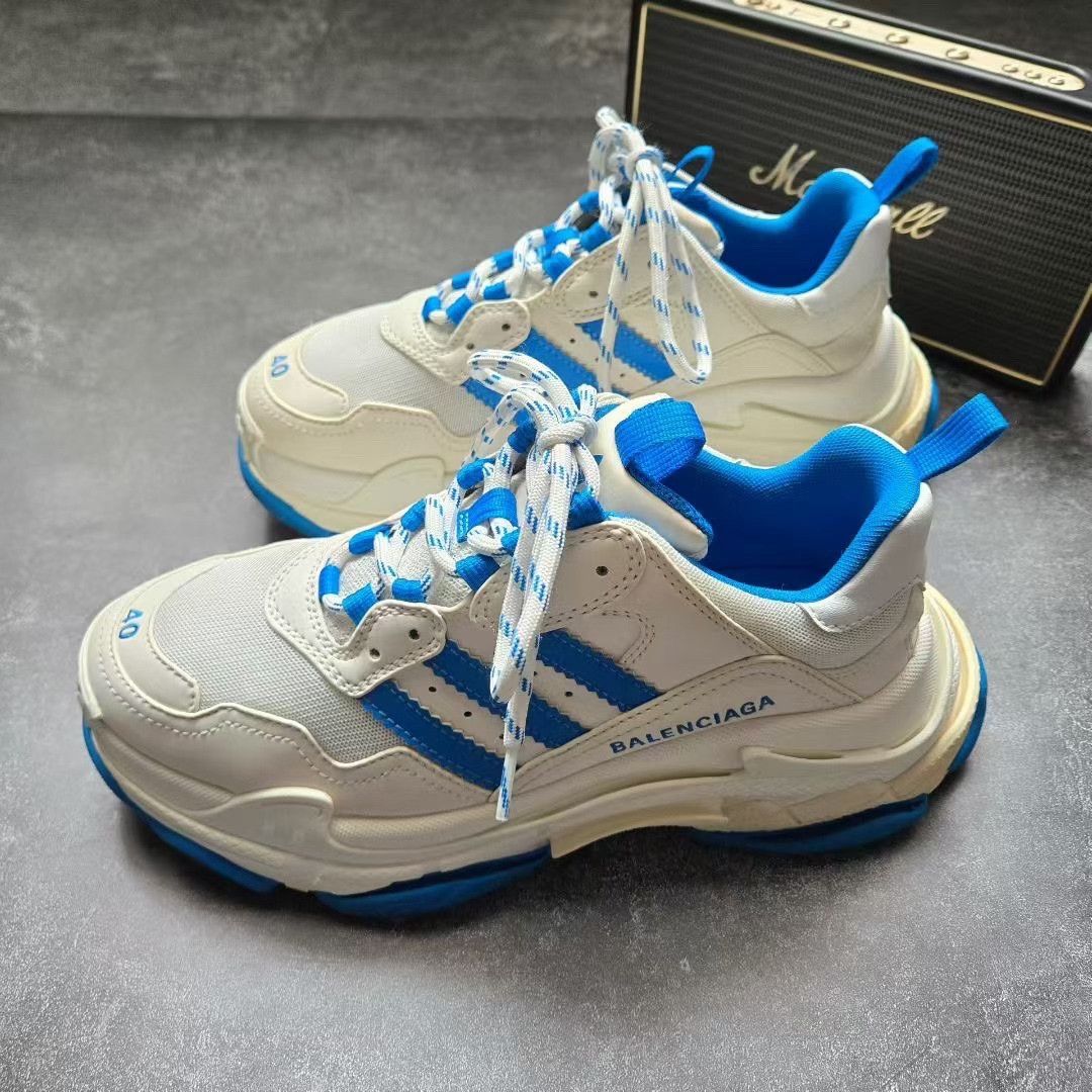 Balenciaga Balenciaga Collab Blue Lowtop Sneakers S Men Size US 10 / EU 43 - 1 Thumbnail