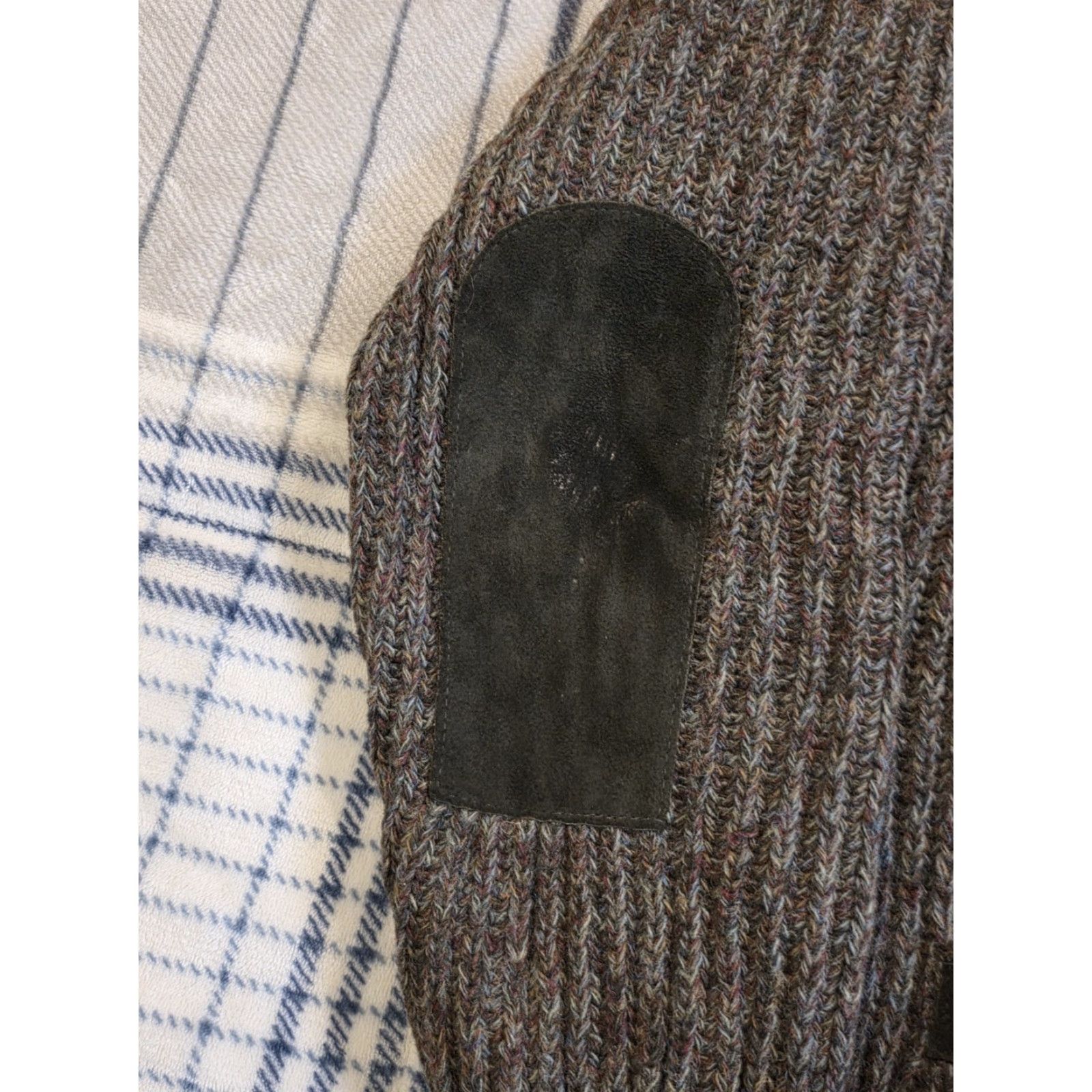 Vintage VINTAGE Brenire Wool Sweater Brown Green Scotland Suede Patches Full Zip Men's 42 Large Brown Wool Suede Patches Full Zip 90s Mens UK Size US L / EU 52-54 / 3 - 7 Thumbnail