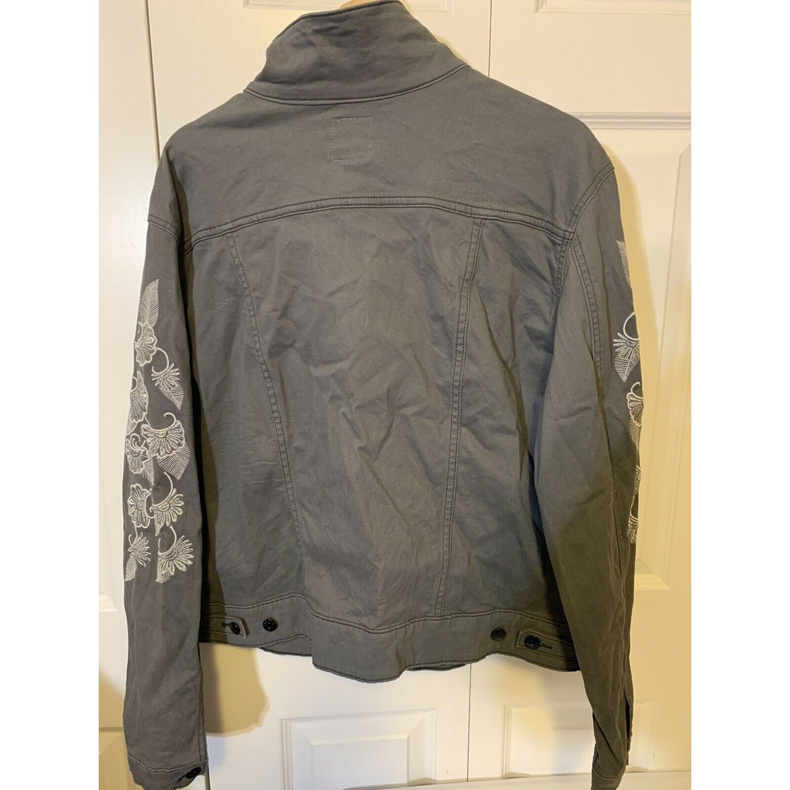Other Lularoe Womens Jacket Sz 2XL Gray Embroidered Flowers Layere Size XXL / US 16-18 / IT 52-54 - 9 Thumbnail