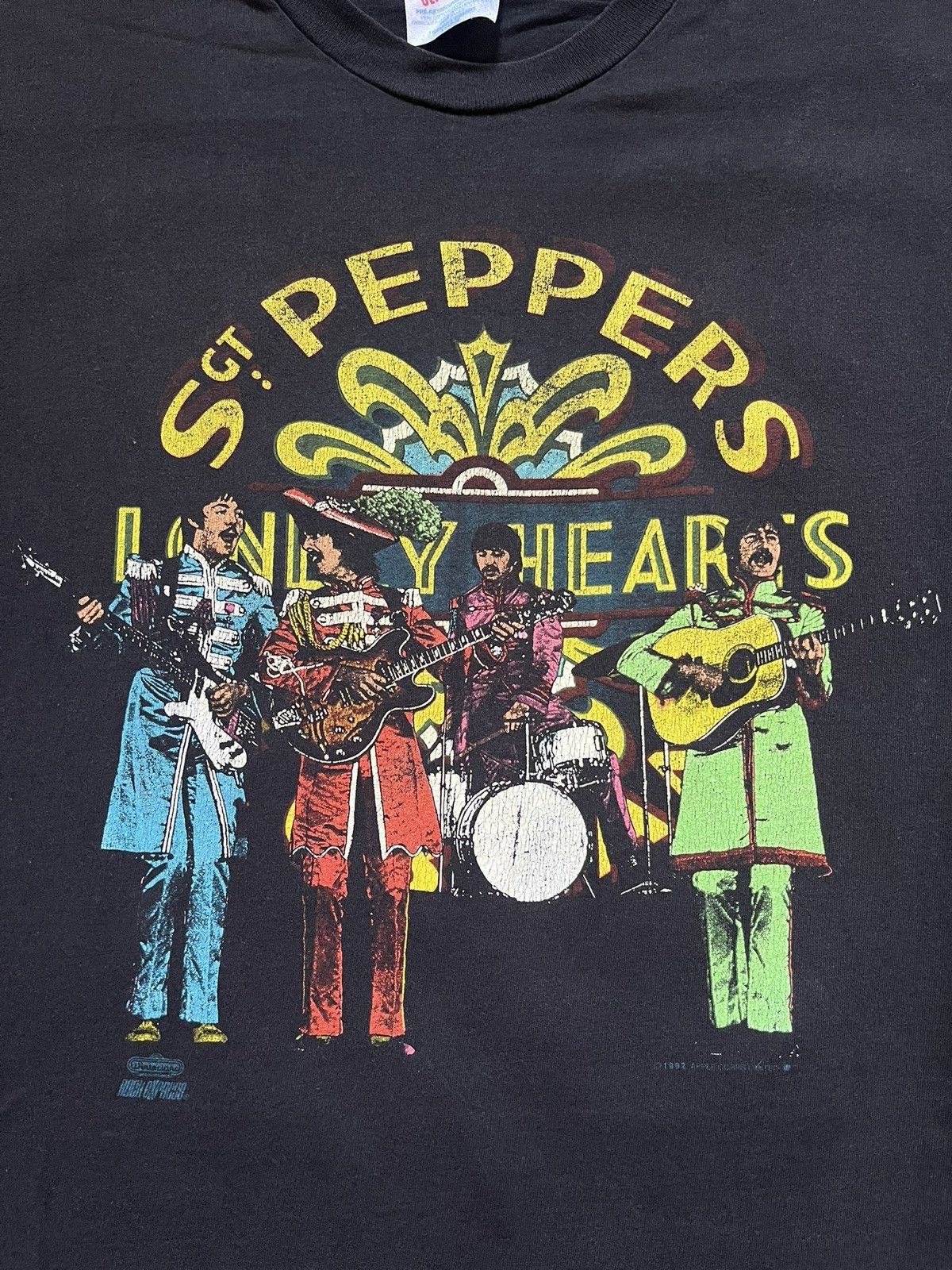 Vintage Vintage 1992 The Beatles Sgt Peppers Anniversary T-Shirt Size US XL / EU 56 / 4 - 2 Thumbnail
