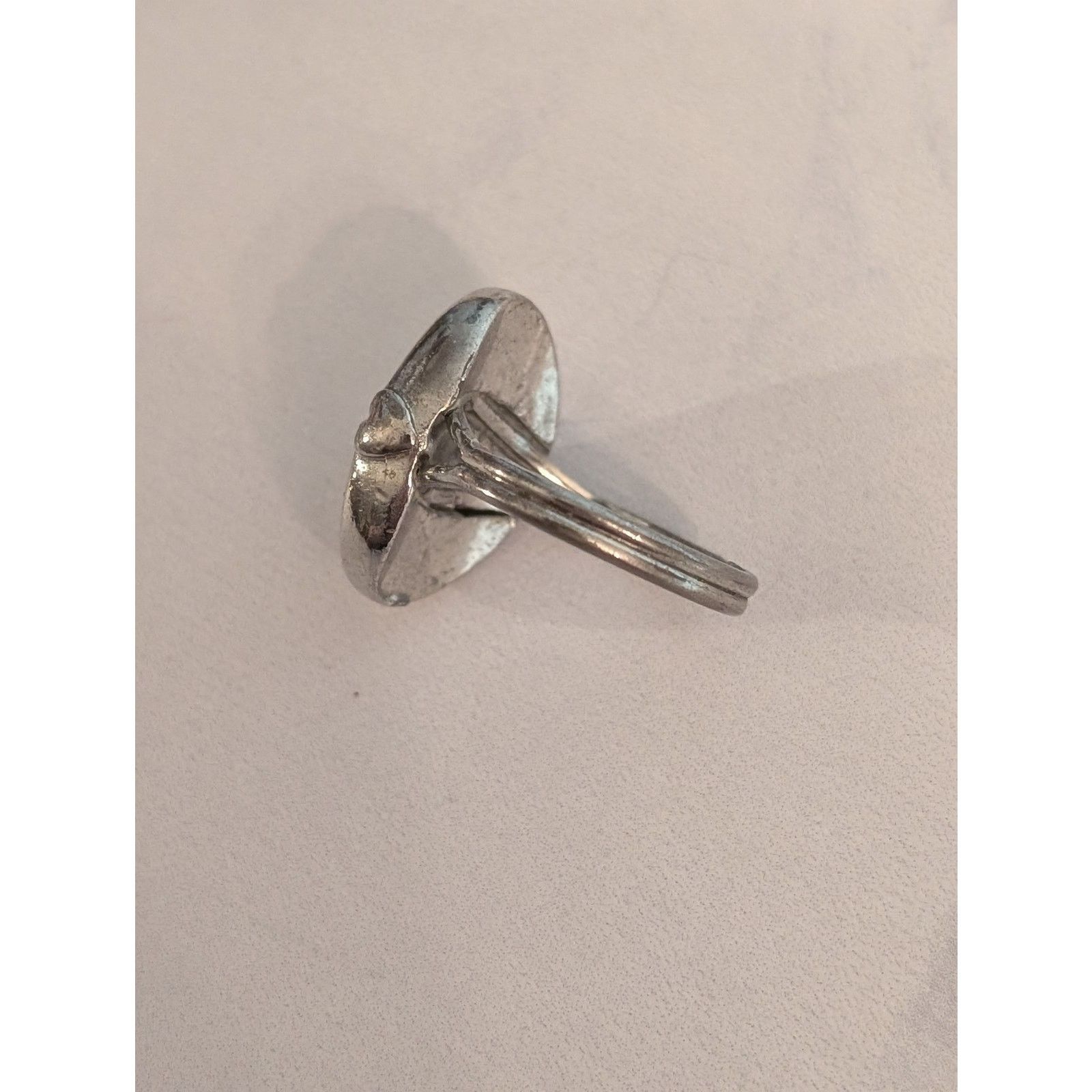 Vintage Pretty VTG 1980s Silver-Tone Champagne Enameled Oval Ring Size ONE SIZE - 6 Thumbnail
