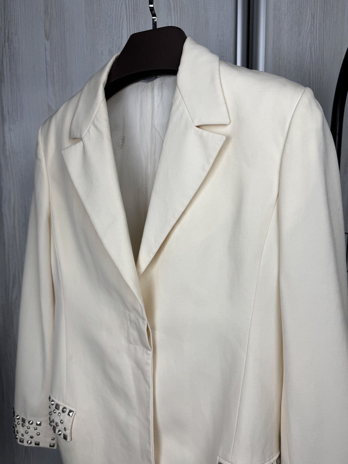 Versace Gianni Versace Couture Italy beige blazer metal logo trims Size M / US 6-8 / IT 42-44 - 6 Thumbnail