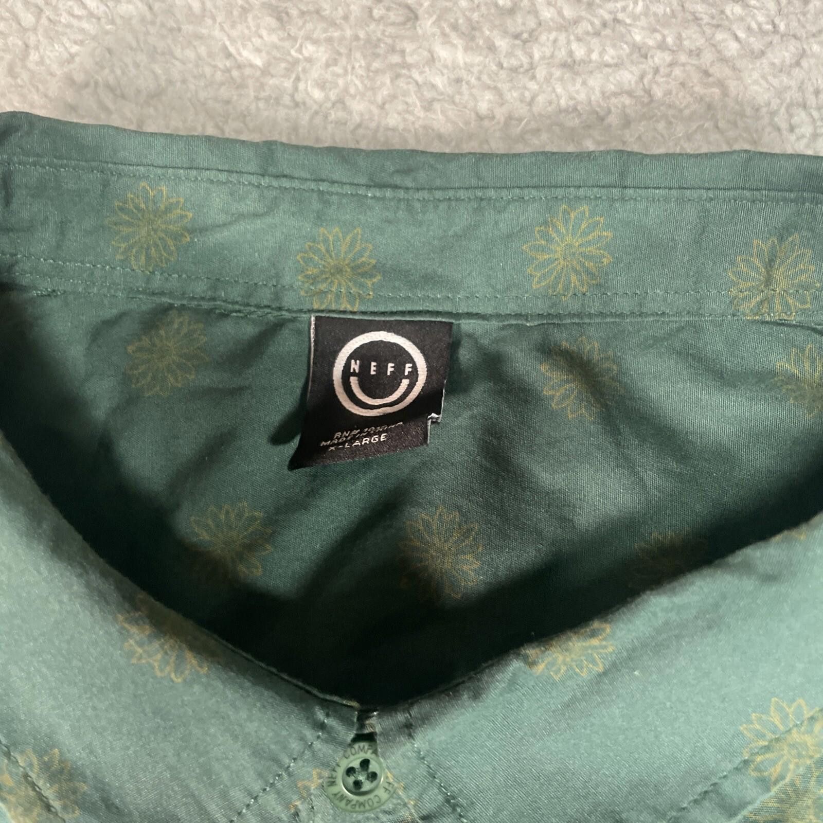 NEFF Neff XL Green Gold Button Up Flower Emblem Casual y2k Size US XL / EU 56 / 4 - 2 Thumbnail