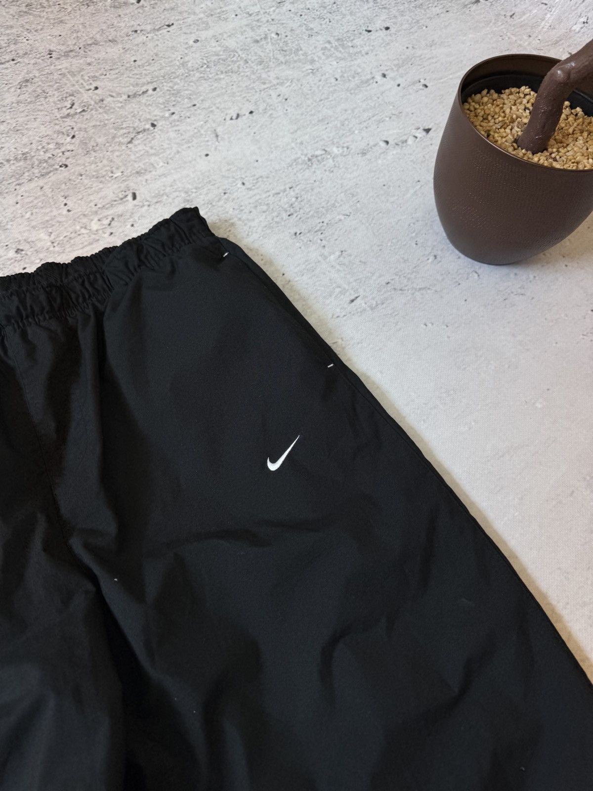 Nike × Vintage NIKE NYLON VINTAGE Y2K OVERSIZE BAGGY FIT PANTS SWEATPANTS Size US 34 / EU 50 - 4 Thumbnail