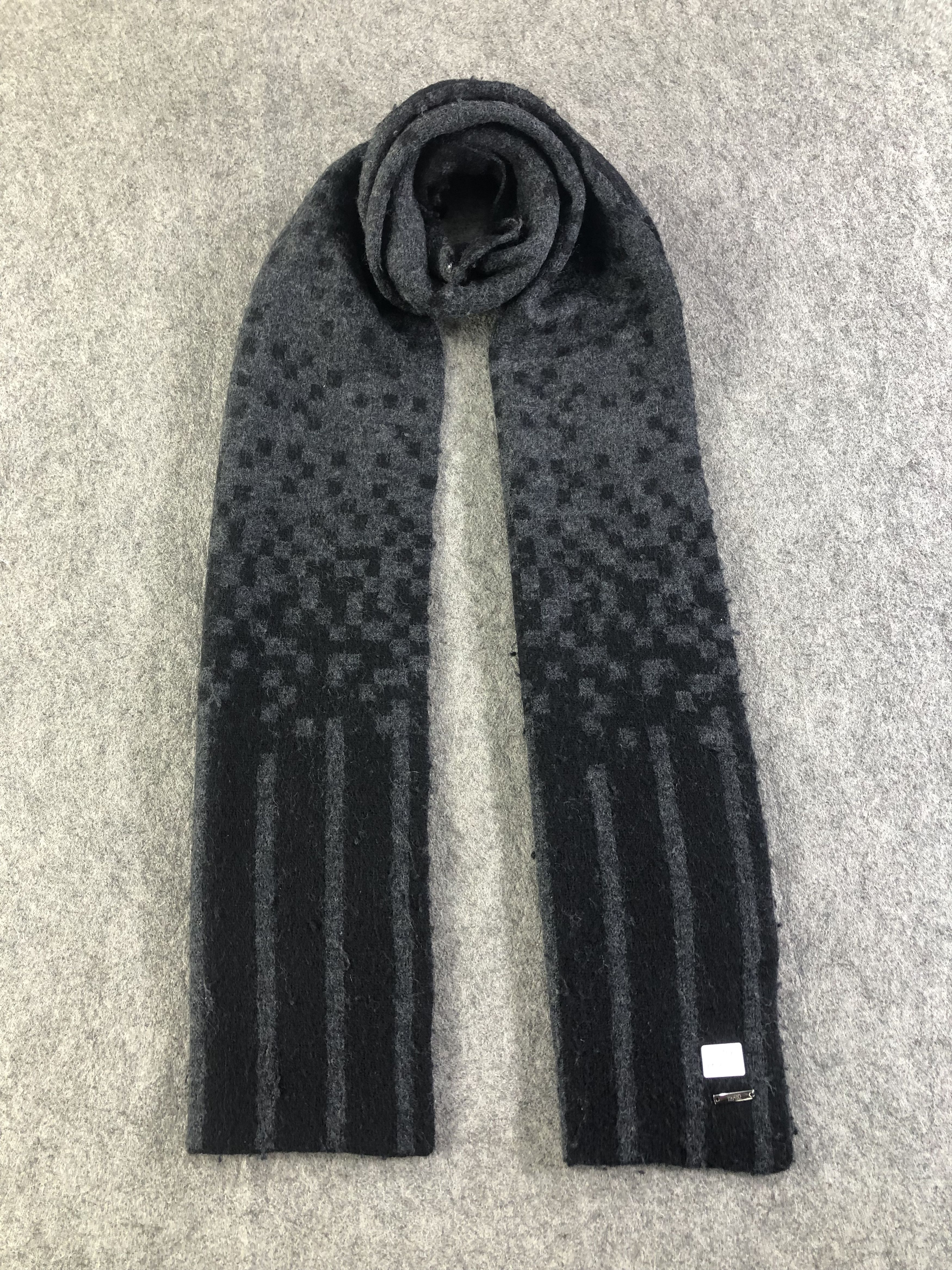 Hugo Boss Hugo Boss Scarf / Muffler / Neckwear Size ONE SIZE - 1 Thumbnail