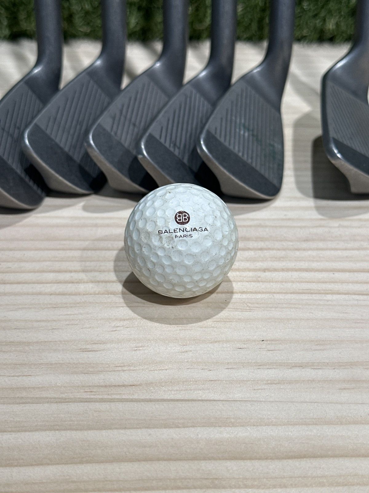 Balenciaga Ultra Rare Balenciaga x Dunlop Golf Irons Size ONE SIZE - 7 Thumbnail