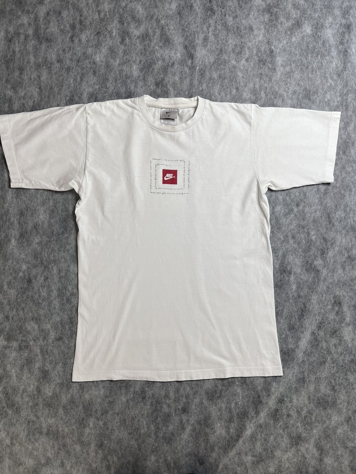 Nike Nike Vintage Center Logo 90s T-Shirt Y2K Rare Tee Size US M / EU 48-50 / 2 - 1 Thumbnail