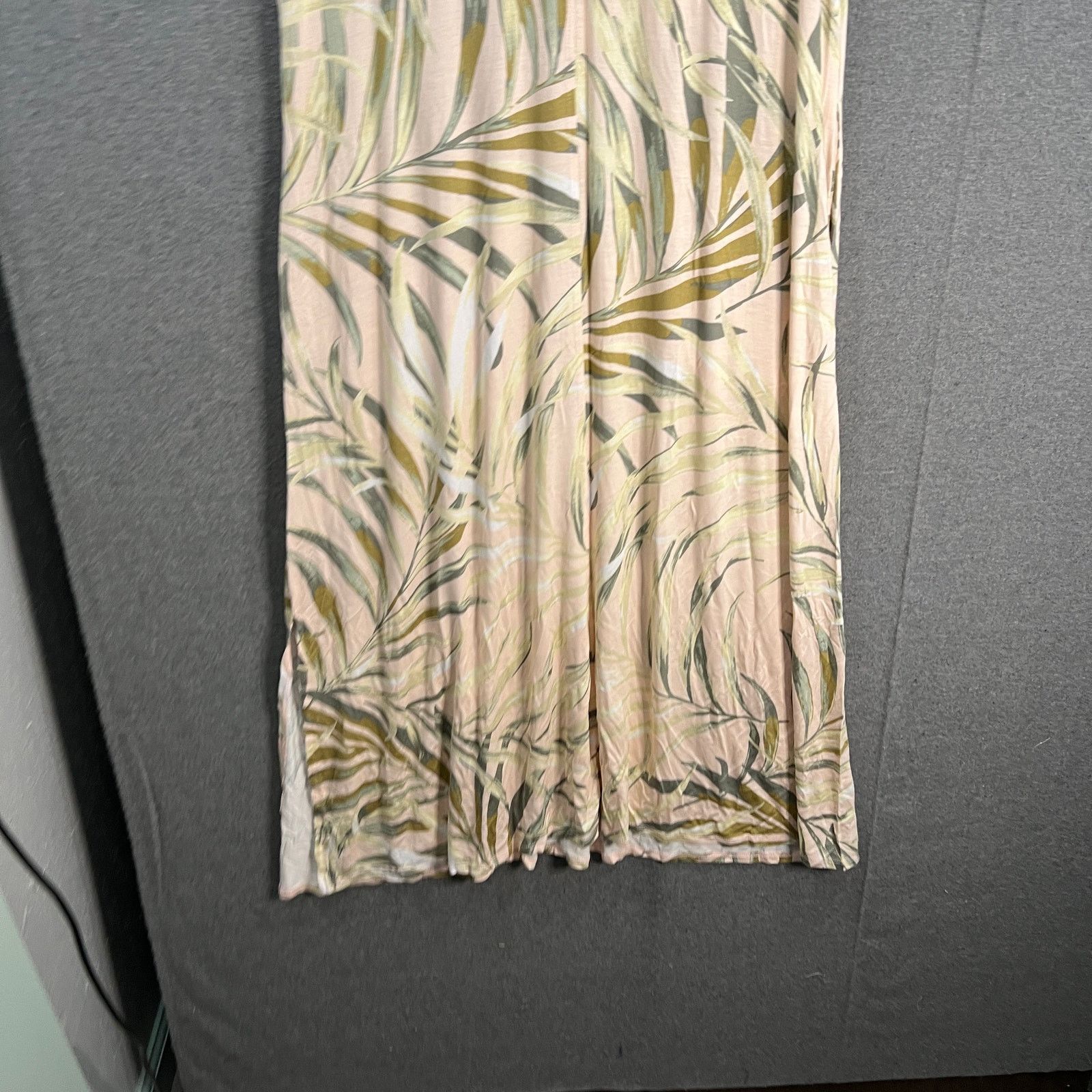 Other Belle by Kim Gravel Petite Solid V-Neck Maxi Dress Sandy Size M / US 6-8 / IT 42-44 - 14 Thumbnail
