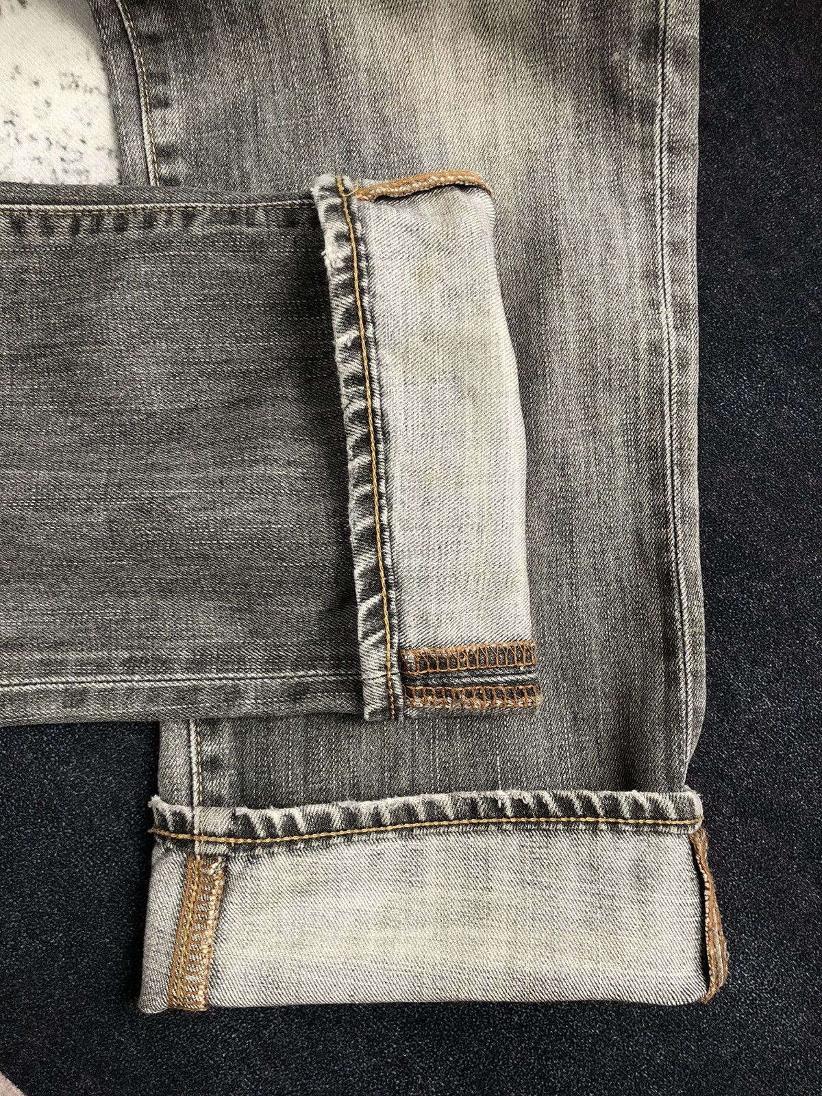Uniqlo Vintage Japanese Distressed Black Faded Uniqlo Jeans Size US 35 - 21 Thumbnail