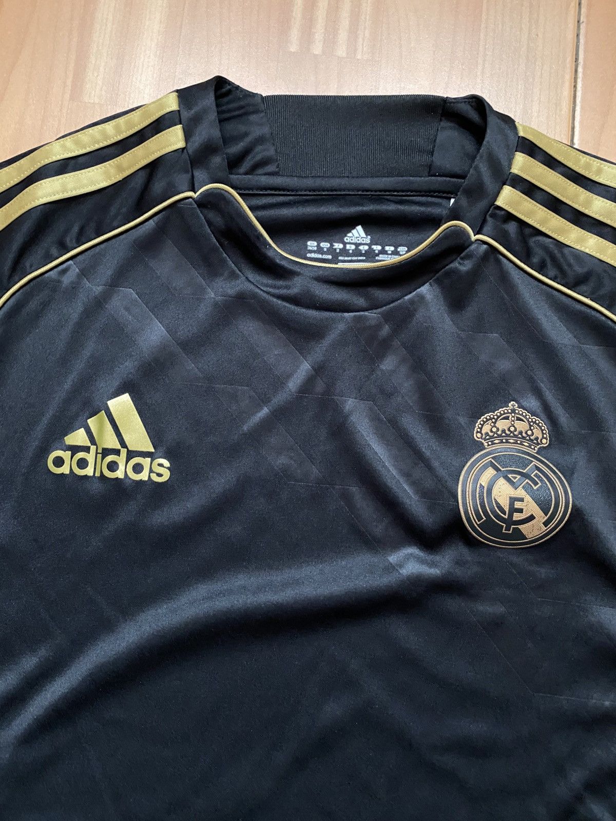Adidas Adidas Real Madrid 2011/12 Training Football Shirt Size US S / EU 44-46 / 1 - 3 Thumbnail