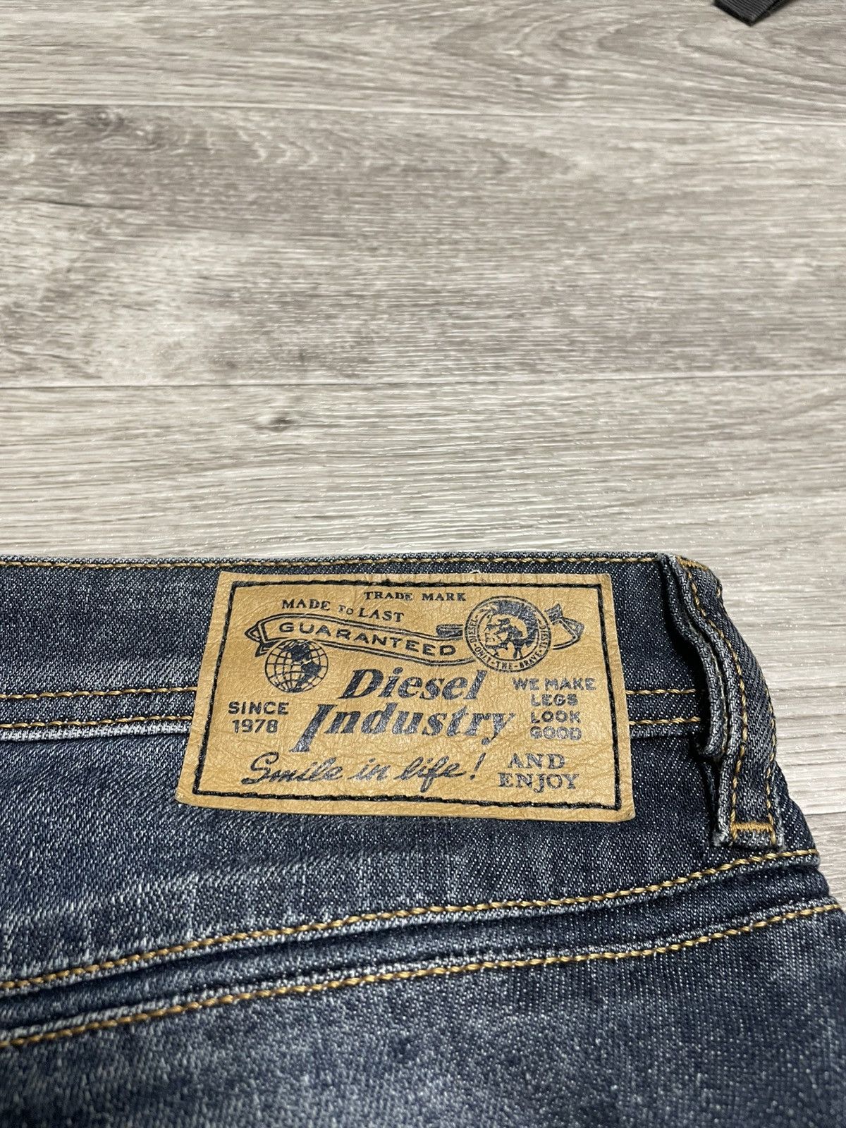 Diesel Vintage Diesel Krayver Regular Fit Blue Wash Denim Jeans 32 Size US 32 / EU 48 - 20 Thumbnail