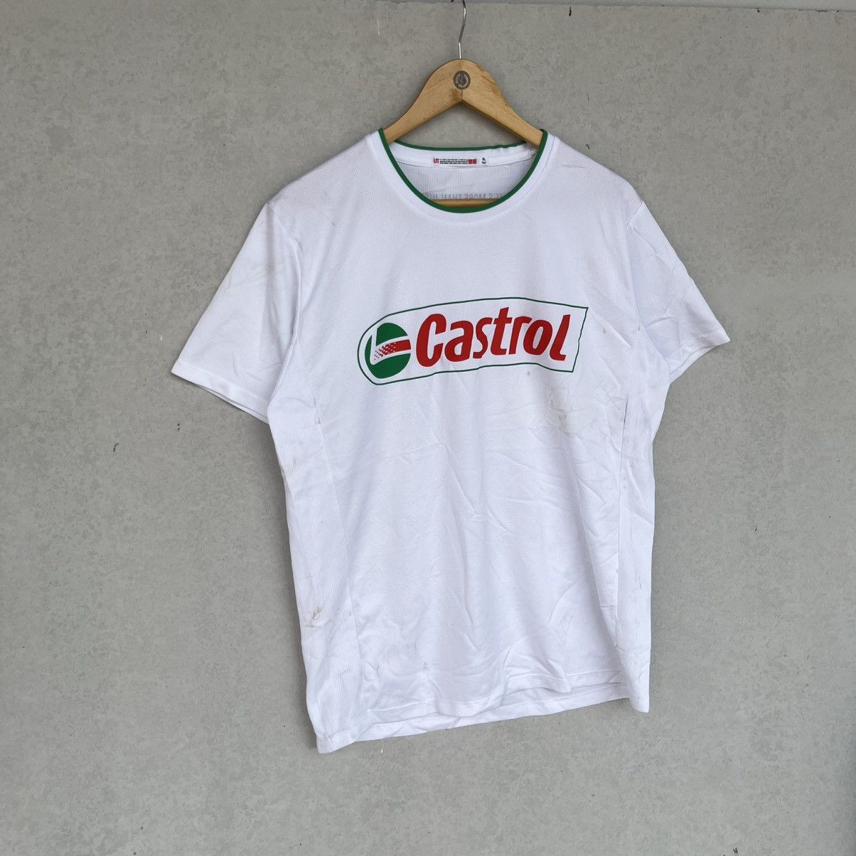 Other Vintage UNIQLO White Castrol T-shirt Size XL Size US XL / EU 56 / 4 - 3 Thumbnail