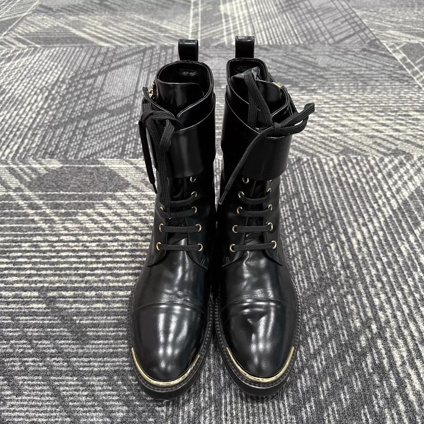 Louis Vuitton LV Leather Martin Boots 37.5 99 New 1299 Size US 7 / IT 37 - 2 Thumbnail